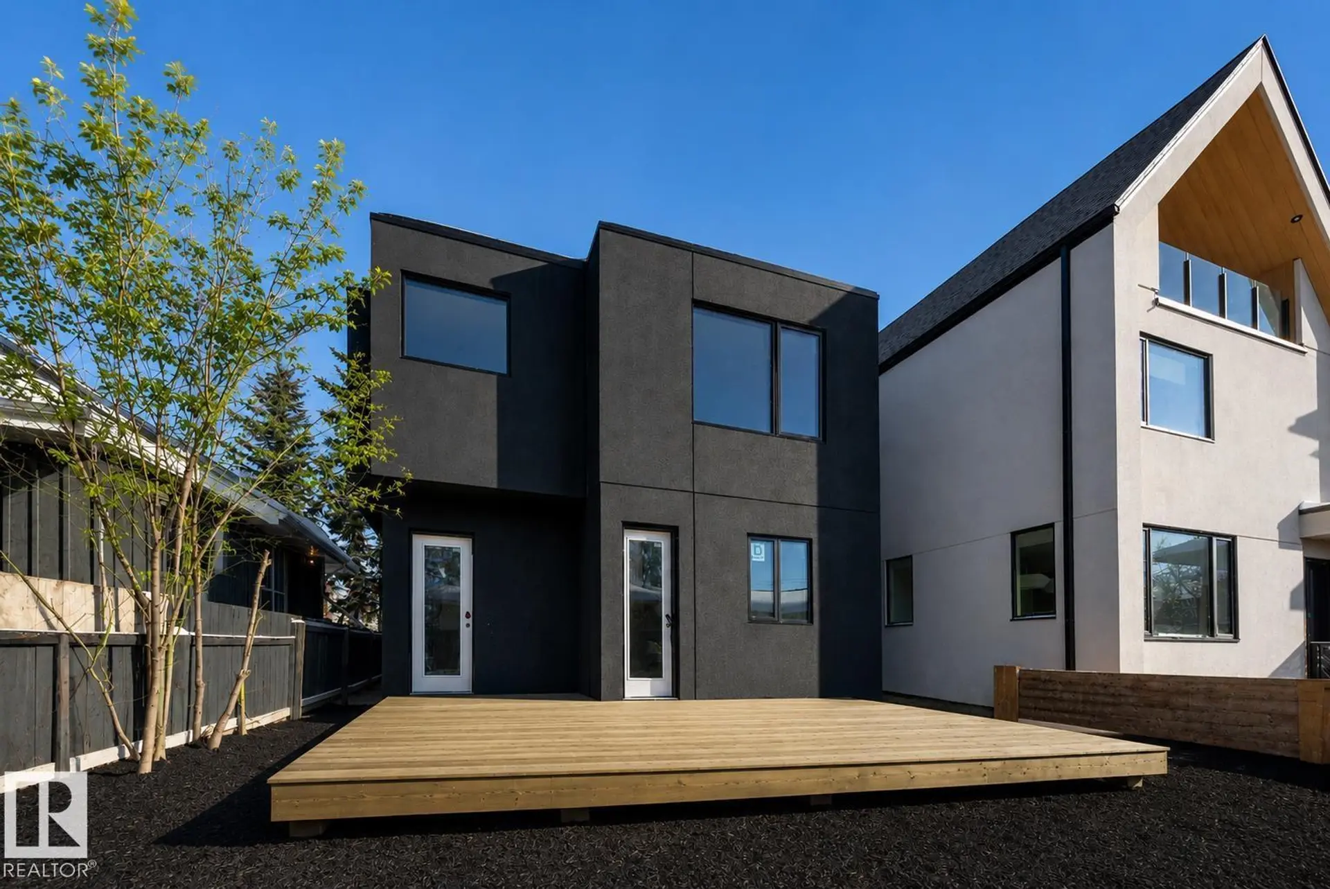 8318 120 ST NW - Image 18