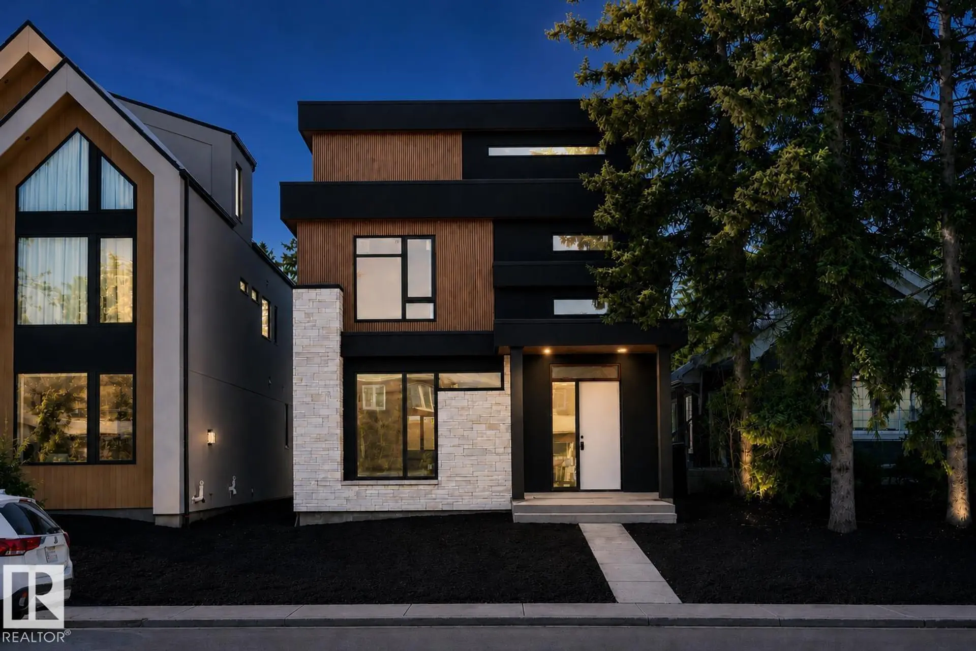 8318 120 ST NW - Image 19