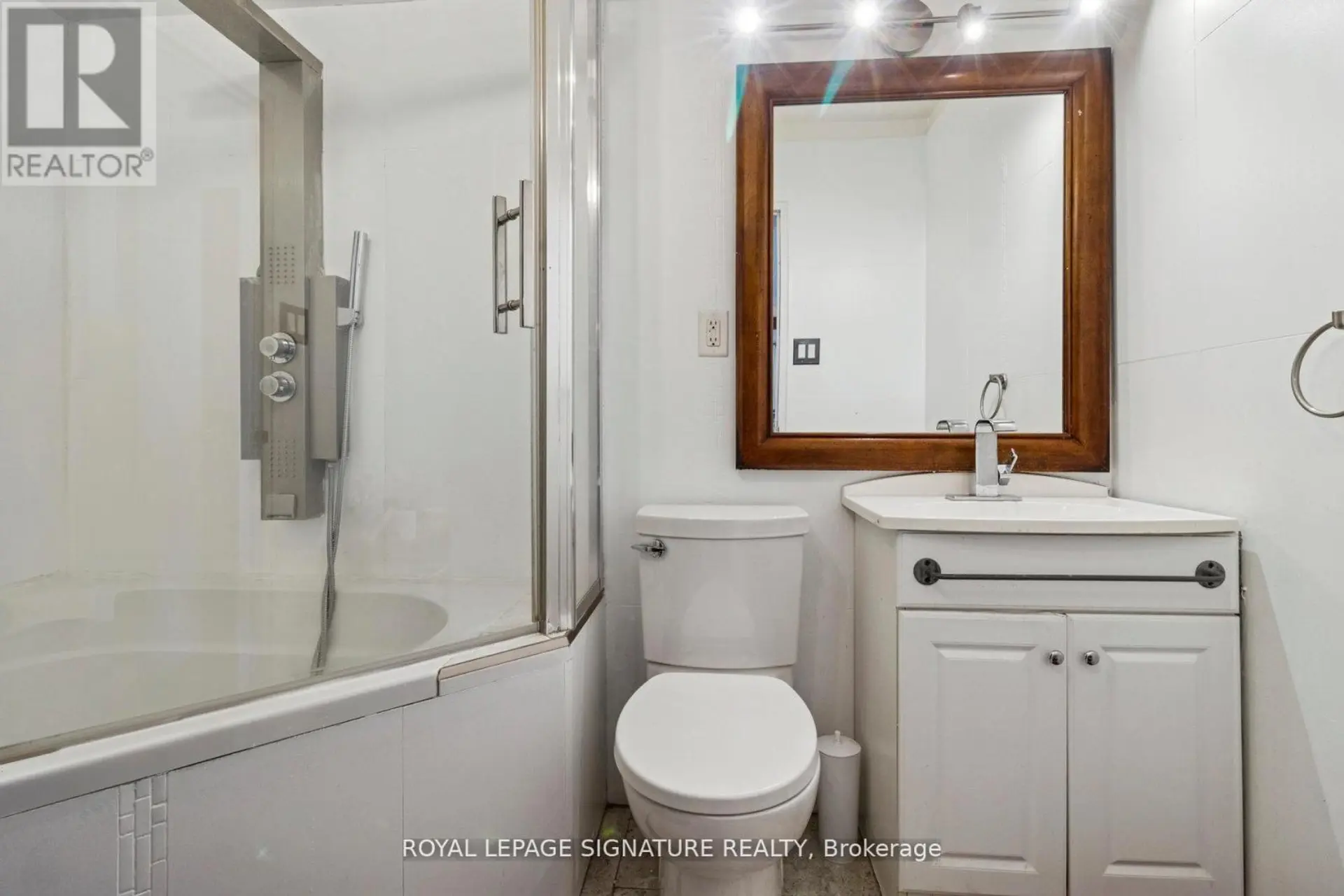 #720 4645 JANE STREET - Image 13