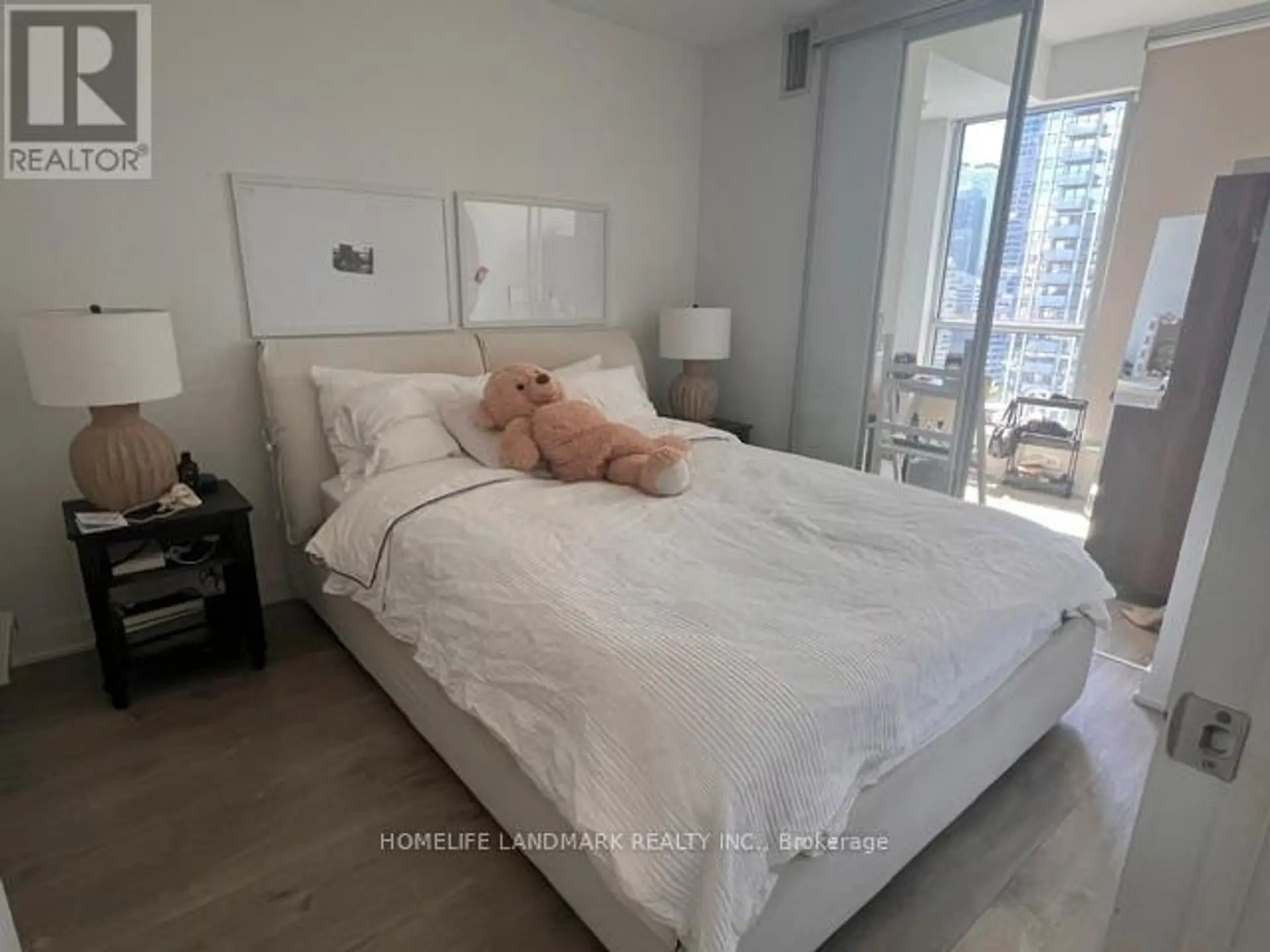 #1906 30 NELSON STREET - Image 1