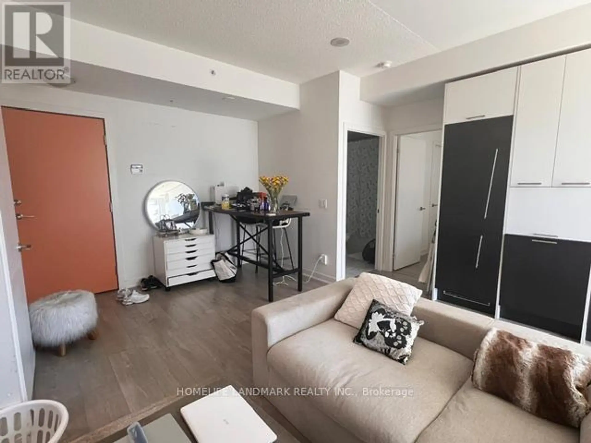 #1906 30 NELSON STREET - Image 5