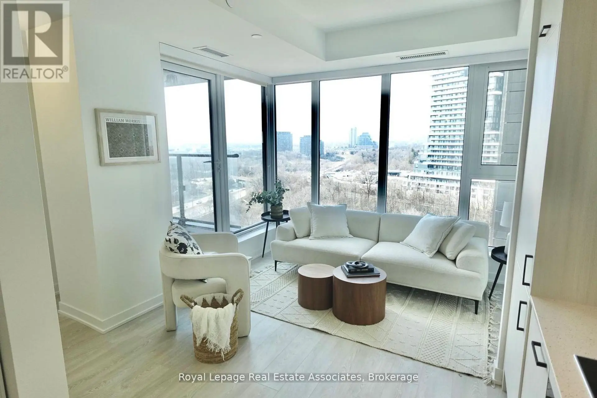 #1004 1 QUARRINGTON LANE - Image 4