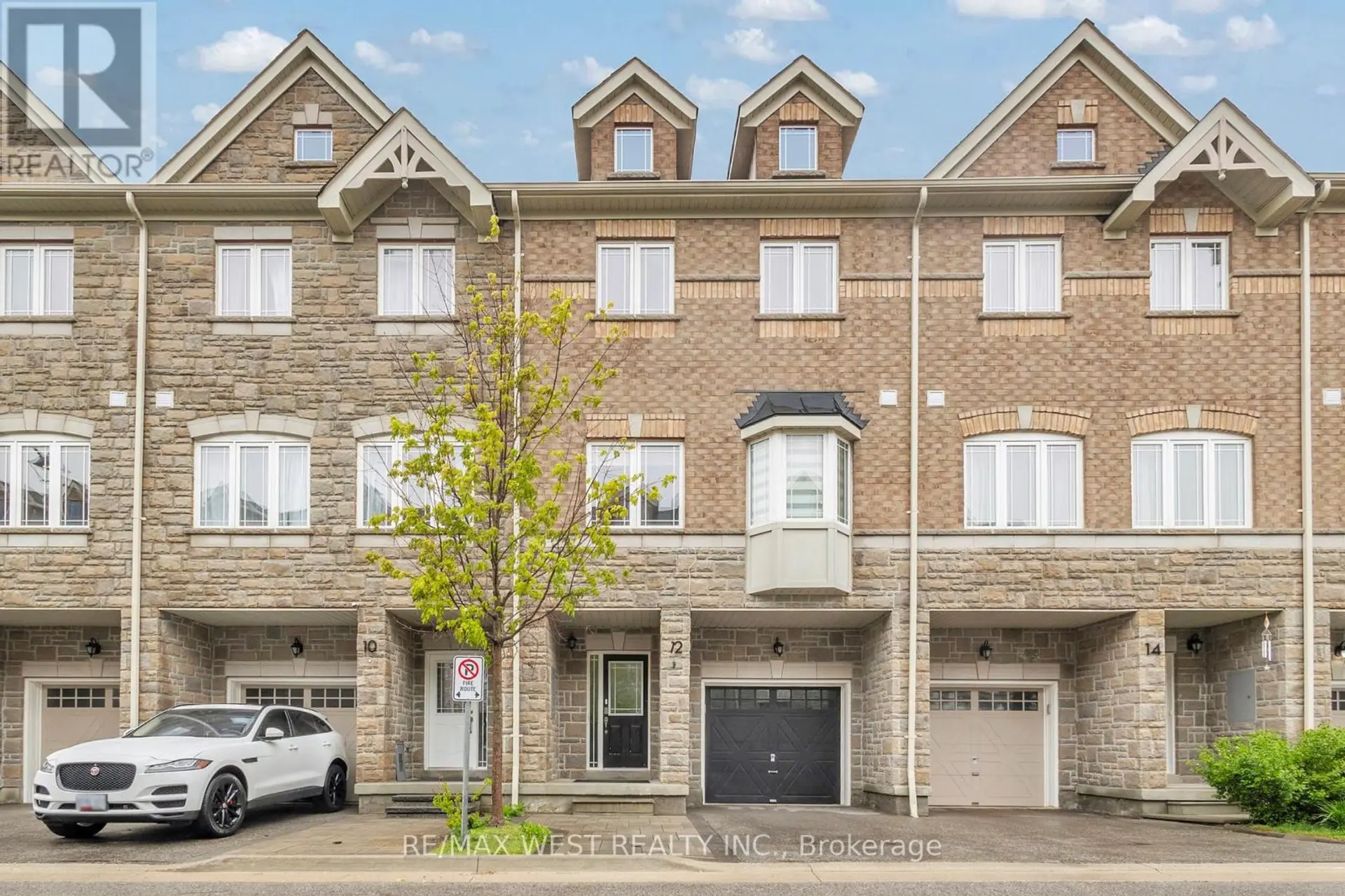 12 WATERSTONE WAY - Image 1