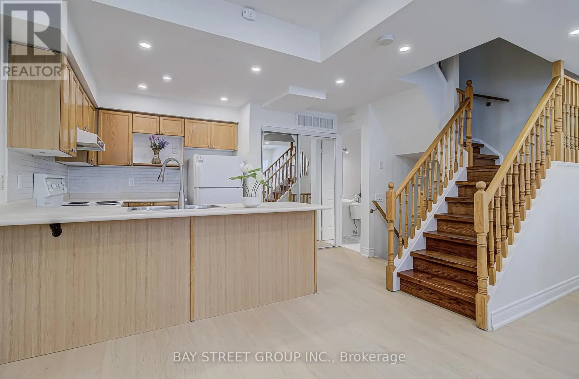#87 760 LAWRENCE AVENUE SW - Image 10