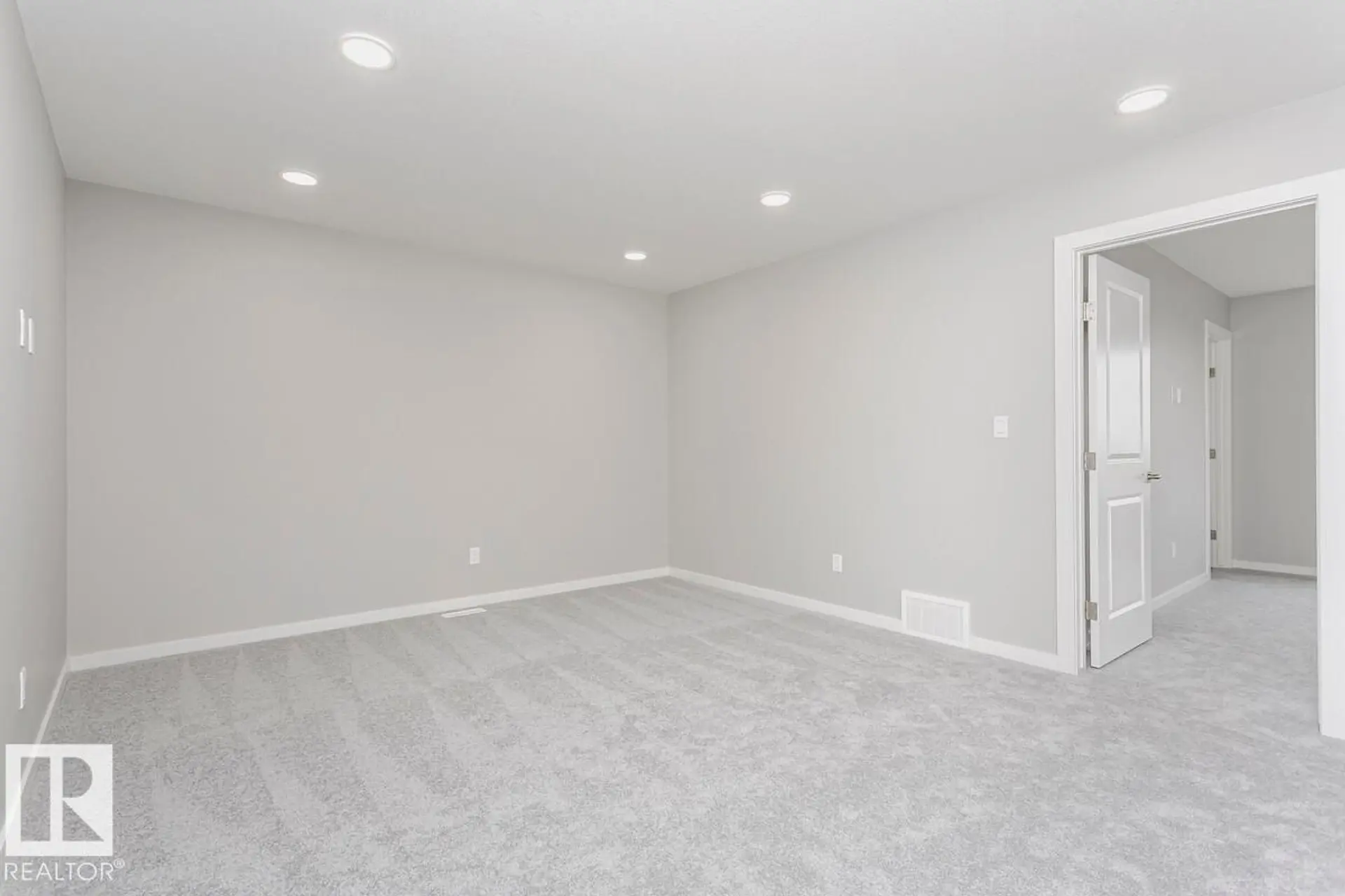 2811 62 ST SW - Image 5