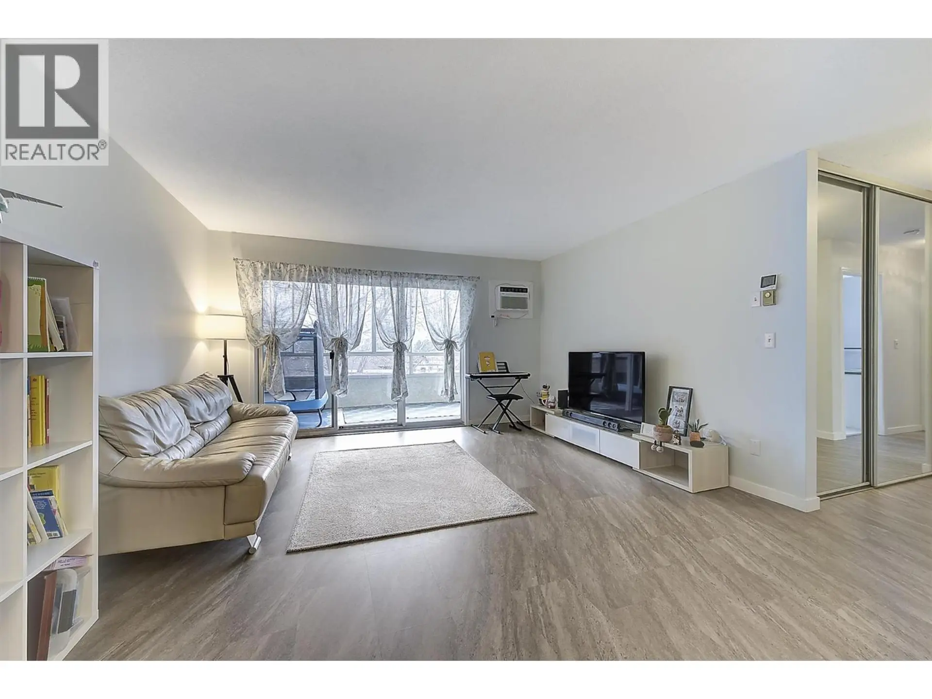 #203 1534 Lawrence Avenue - Image 9