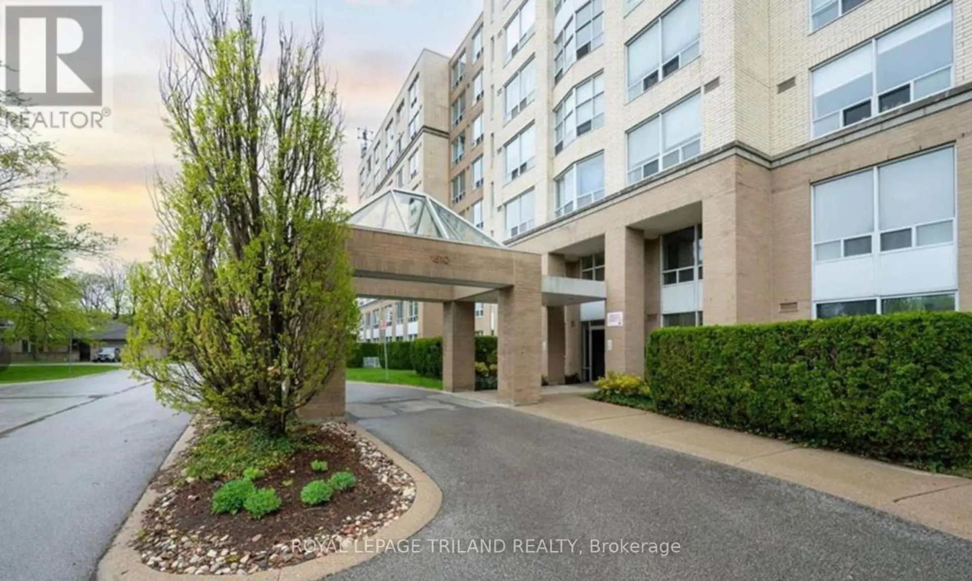 #404 1510 RICHMOND STREET - Image 2
