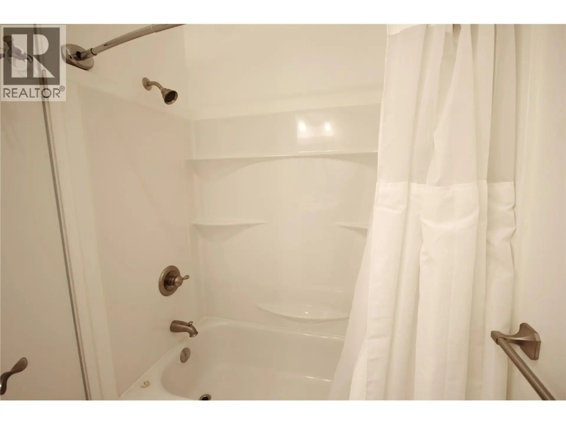#402 150 Skaha Place - Image 13
