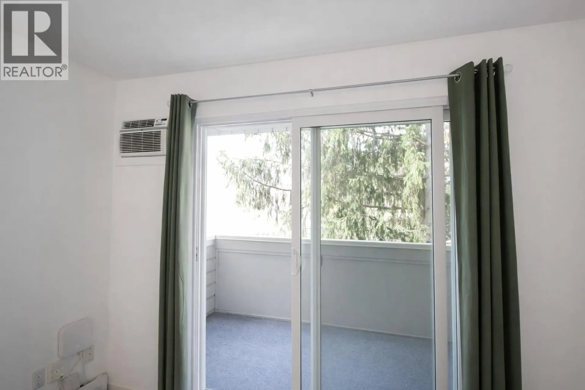 #402 150 Skaha Place - Image 8