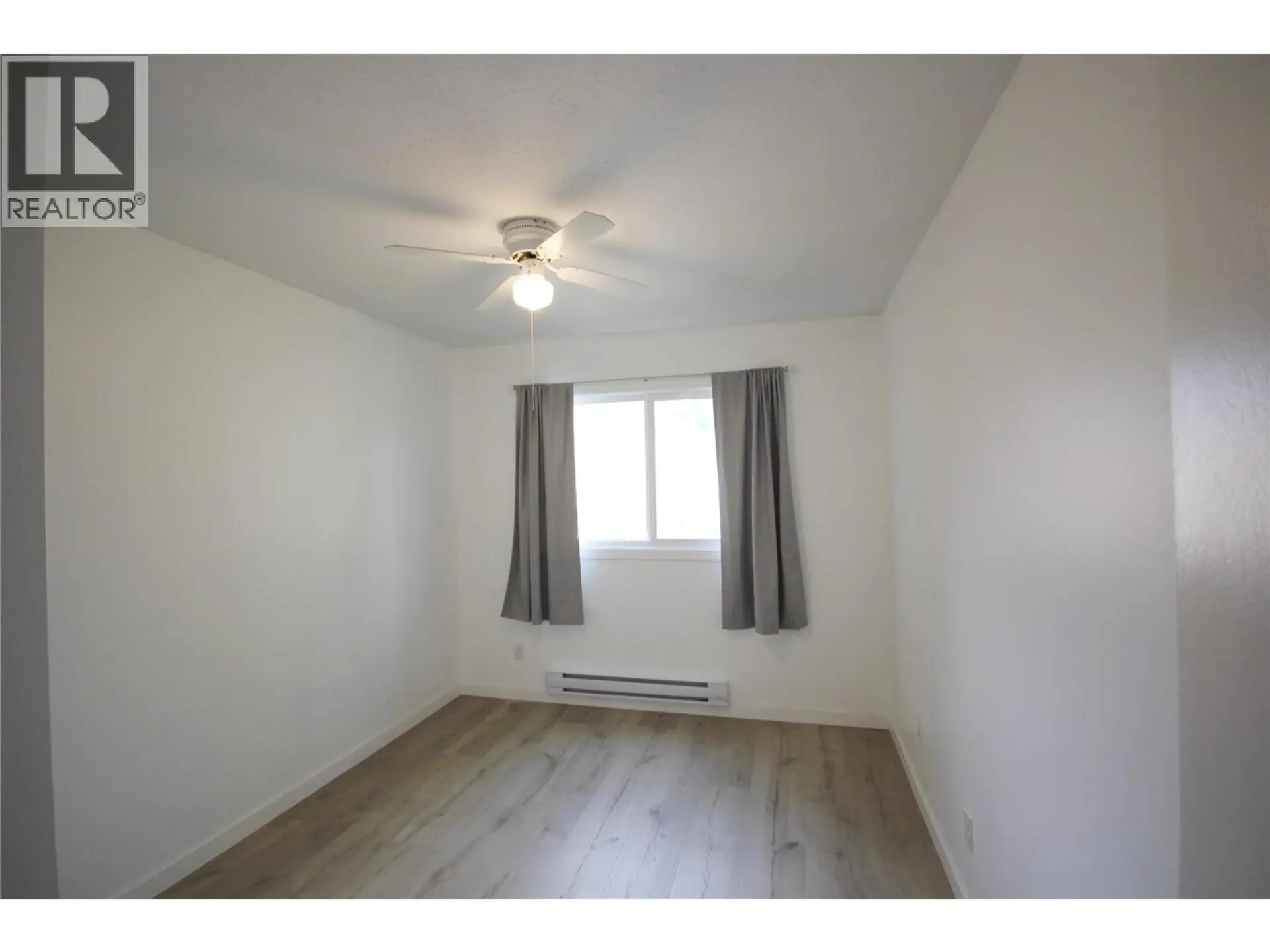 #402 150 Skaha Place - Image 9