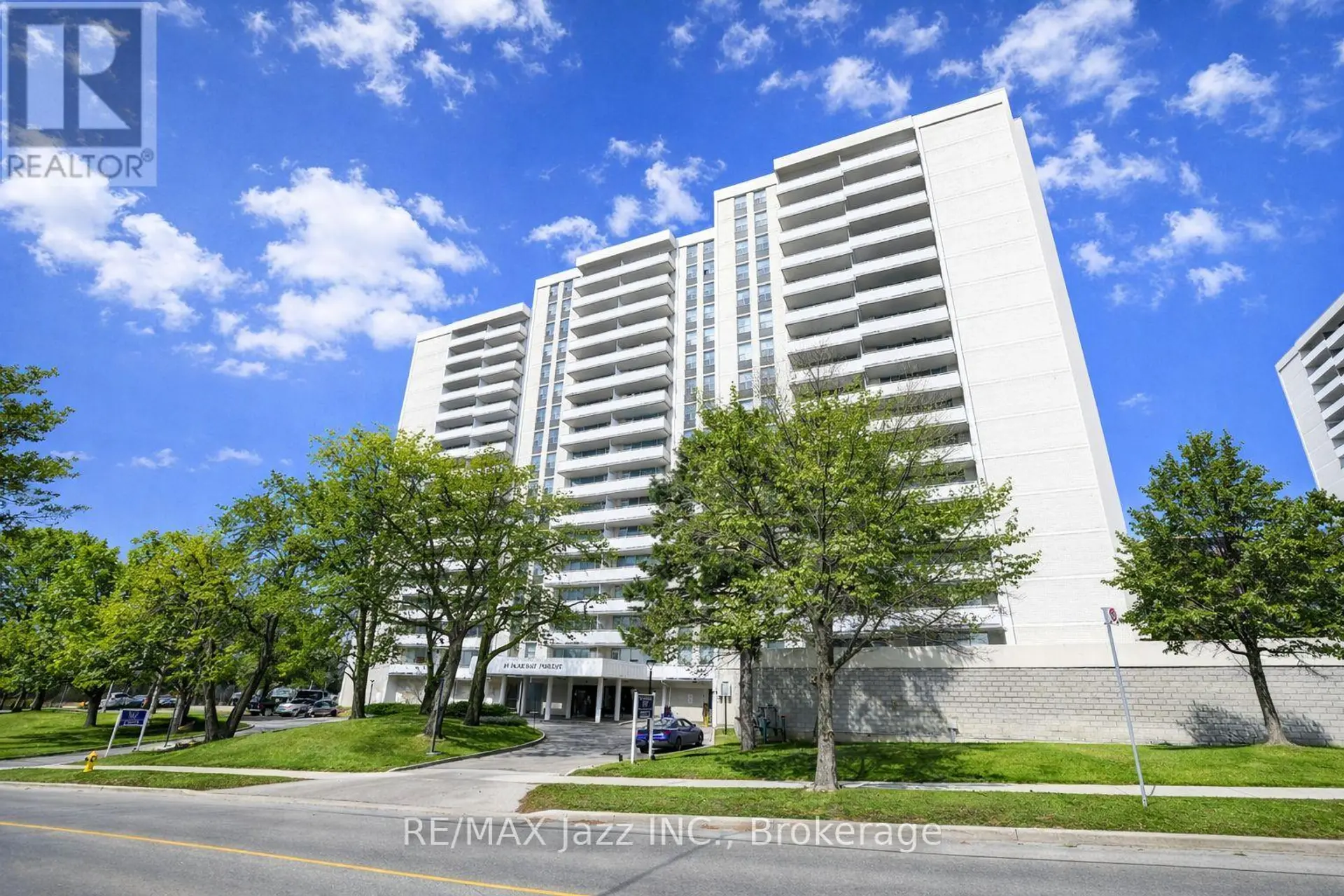 #1008 10 PARKWAY FOREST DRIVE - Image 1