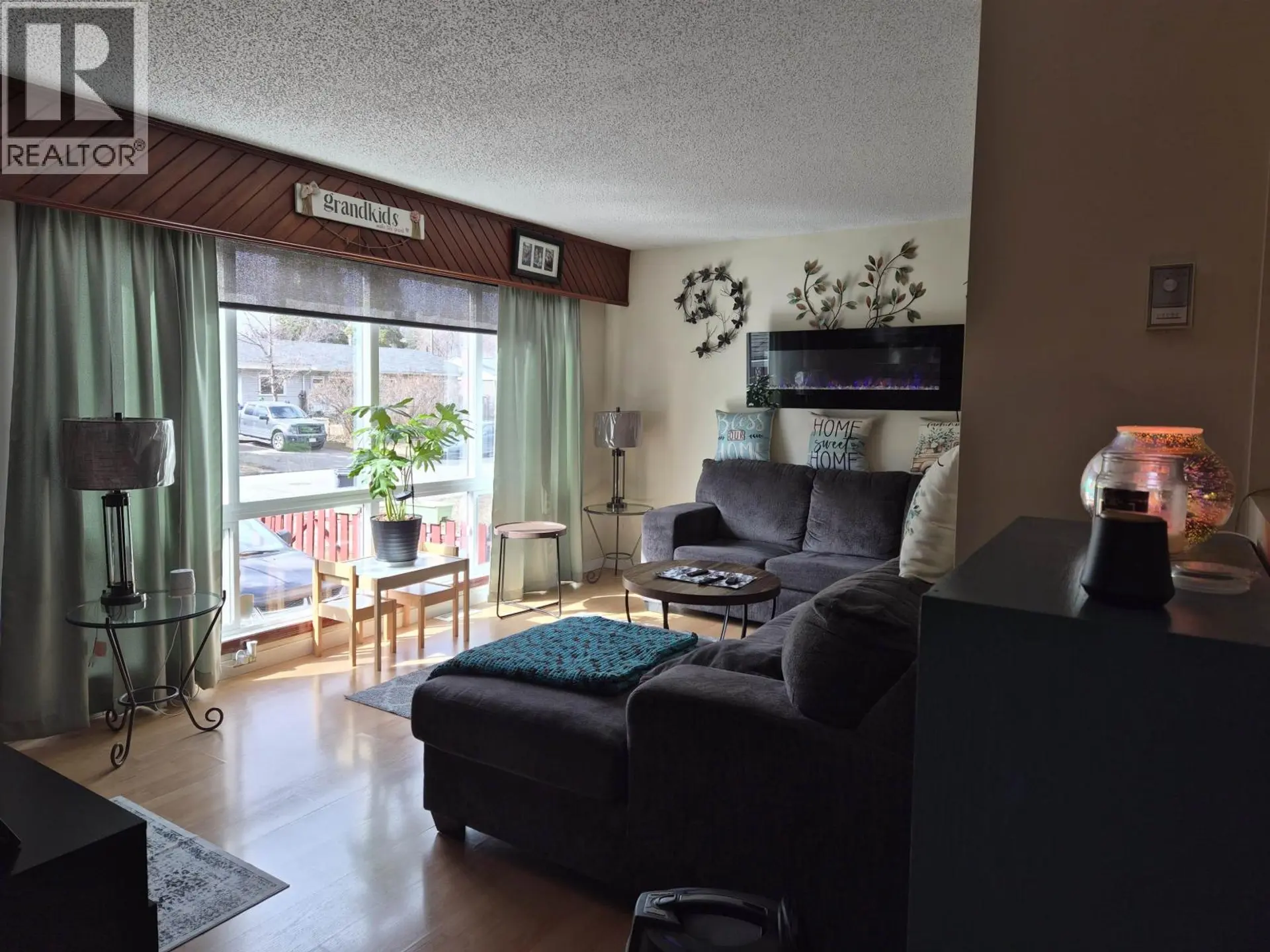1920 HEMLOCK STREET - Image 4