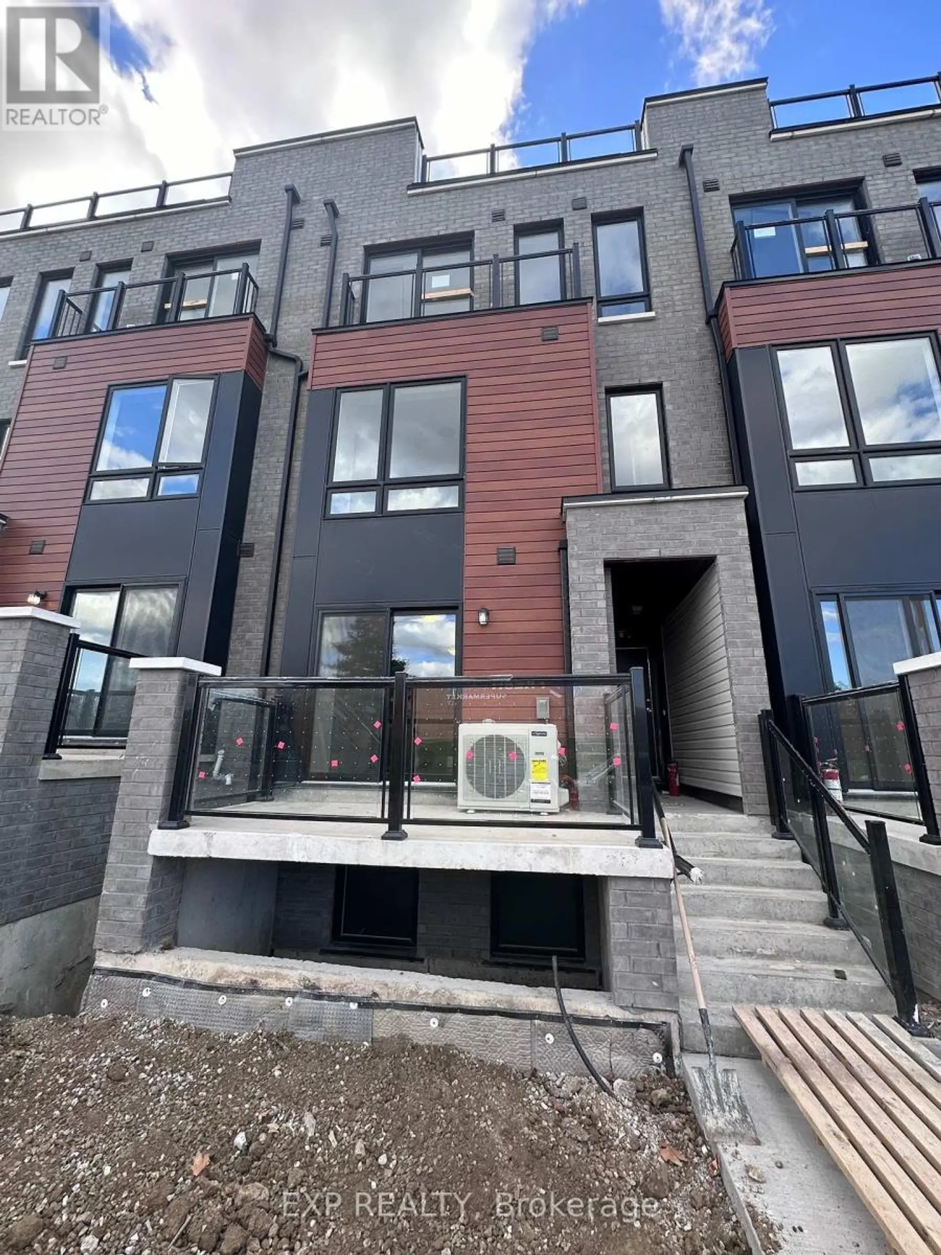 #38 30 LIBEN WAY - Image 1