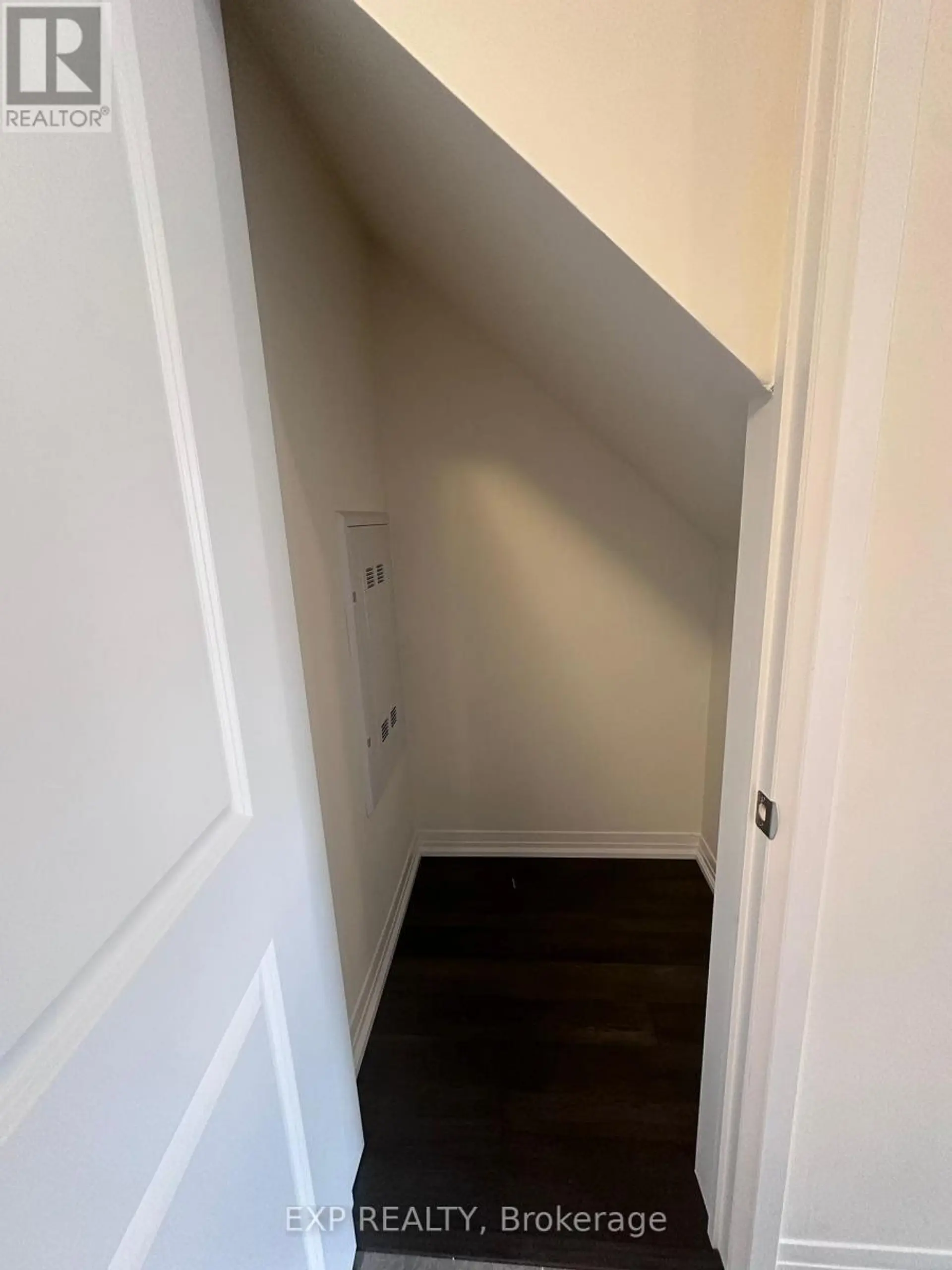 #38 30 LIBEN WAY - Image 12