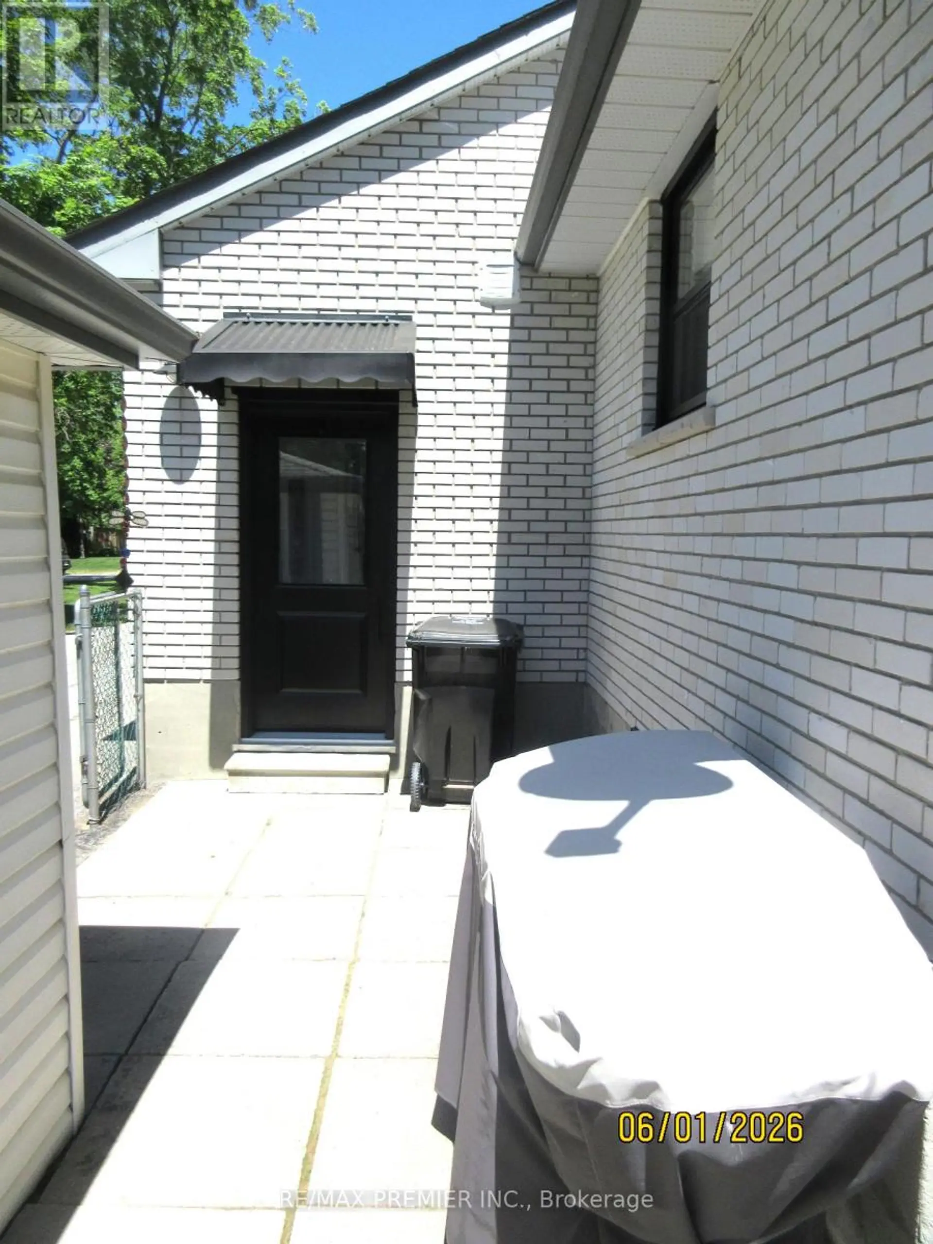 1 VICTORIA STREET W - Image 3