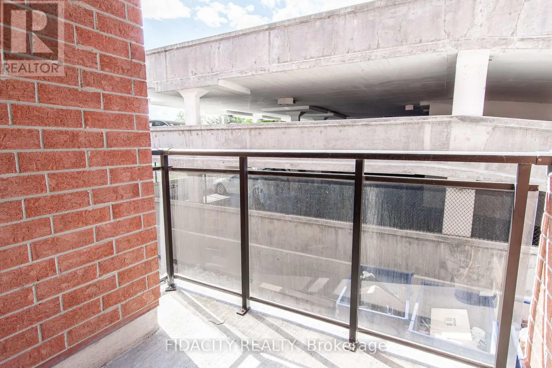#2E 310 CENTRAL PARK DRIVE - Image 11