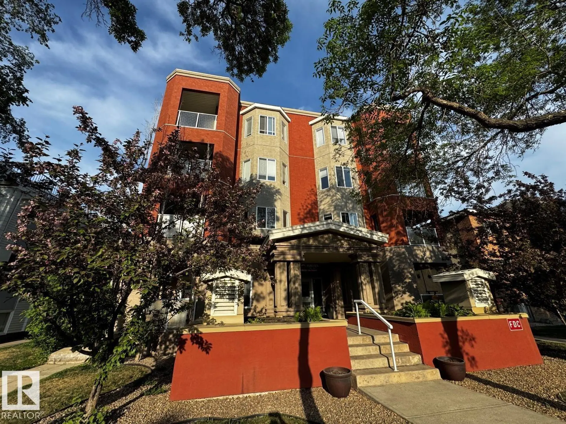 #301 10235 116 ST NW - Image 1