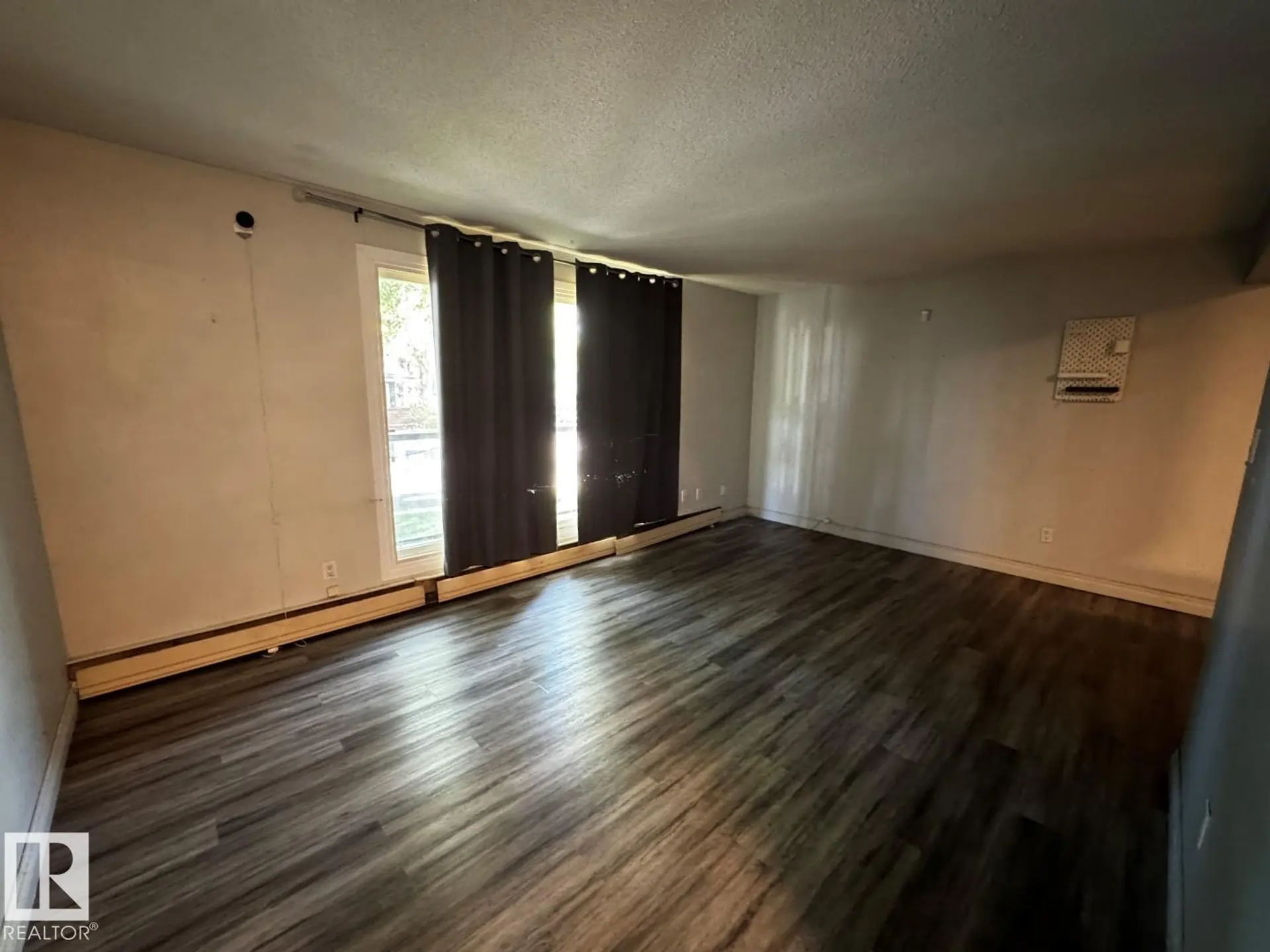 #203 10415 93 ST NW - Image 2