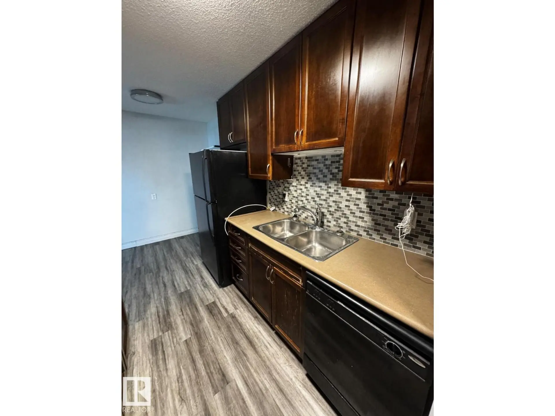 #203 10415 93 ST NW - Image 8
