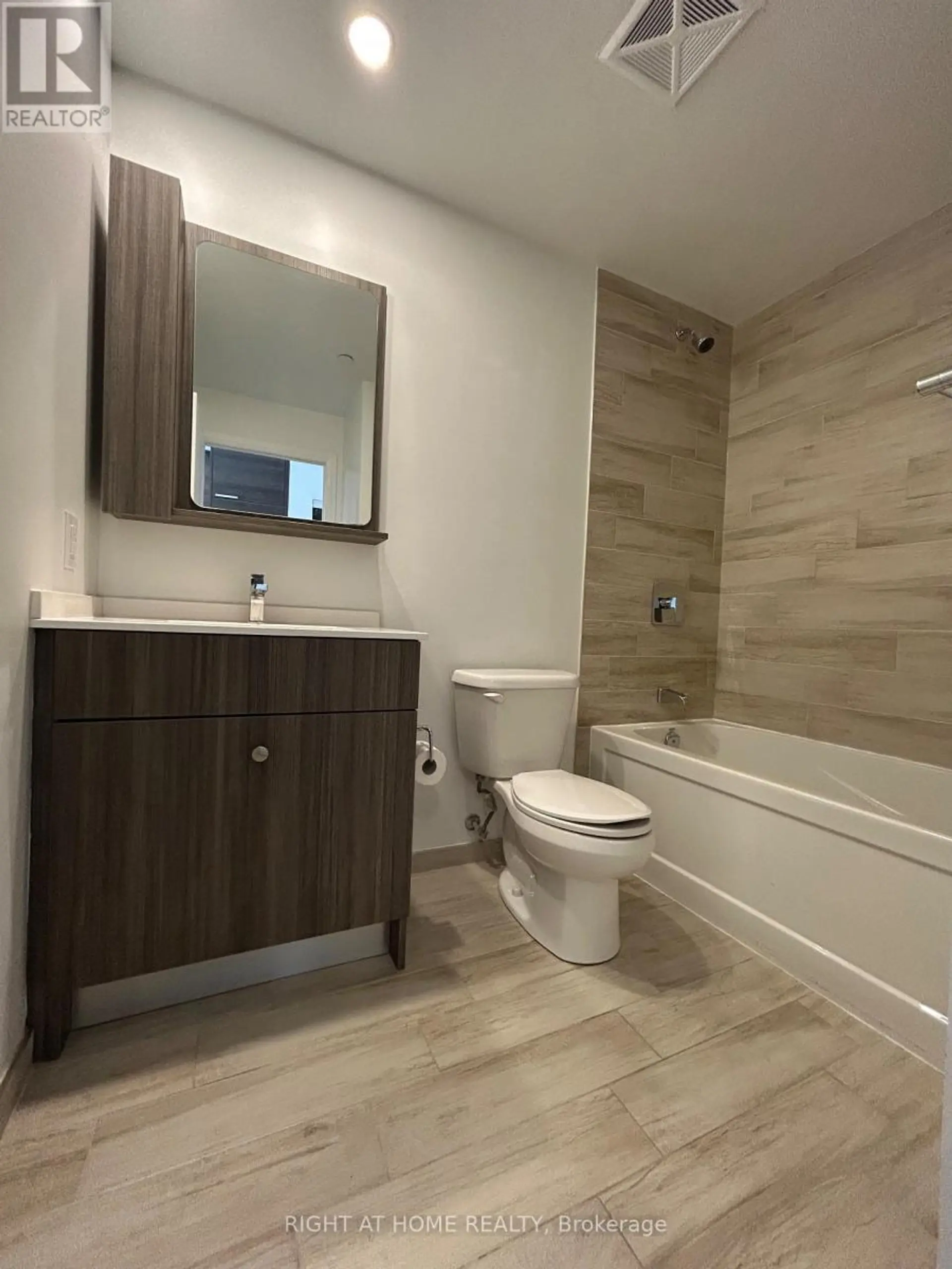 #308 75 CANTERBURY PLACE - Image 8