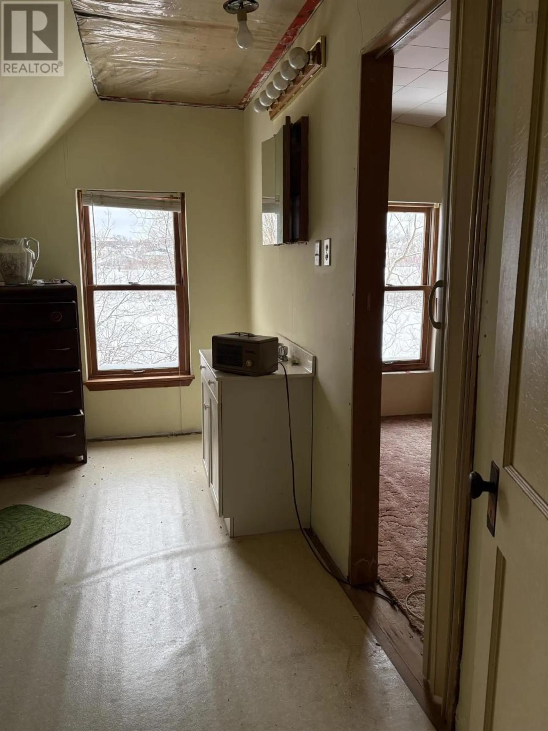84 Warren Street - Image 7