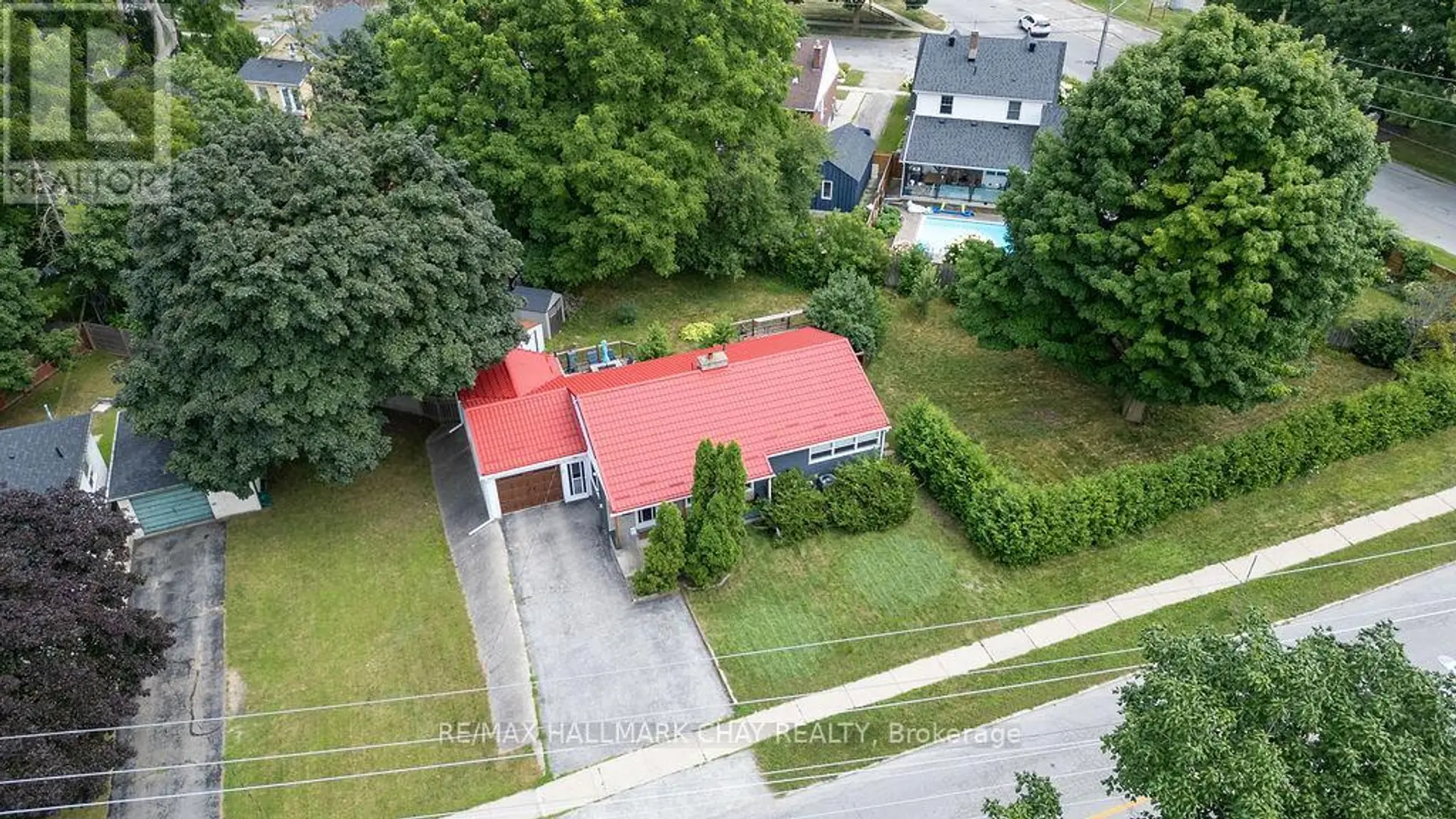 325 INNISFIL STREET - Image 1