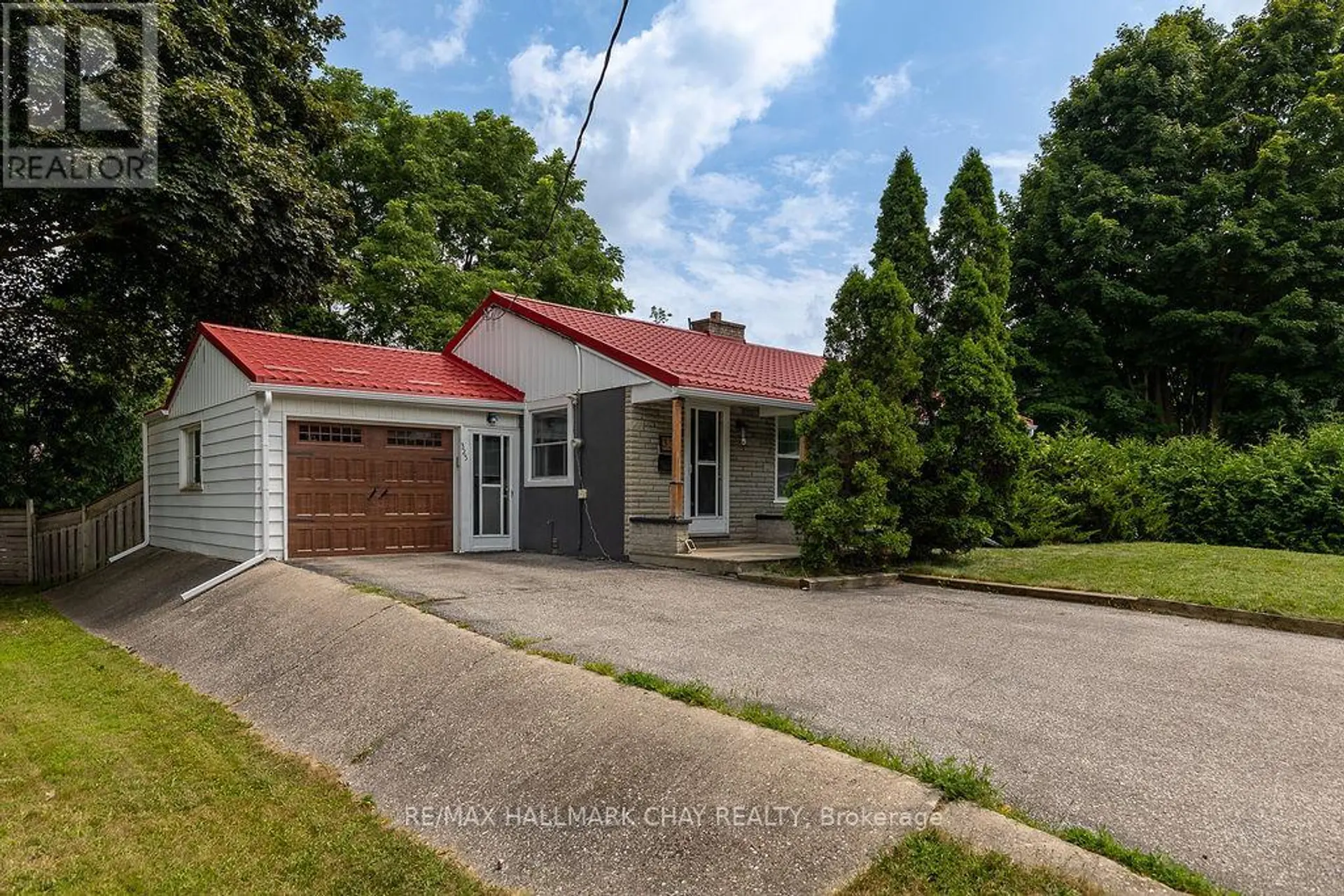 325 INNISFIL STREET - Image 4