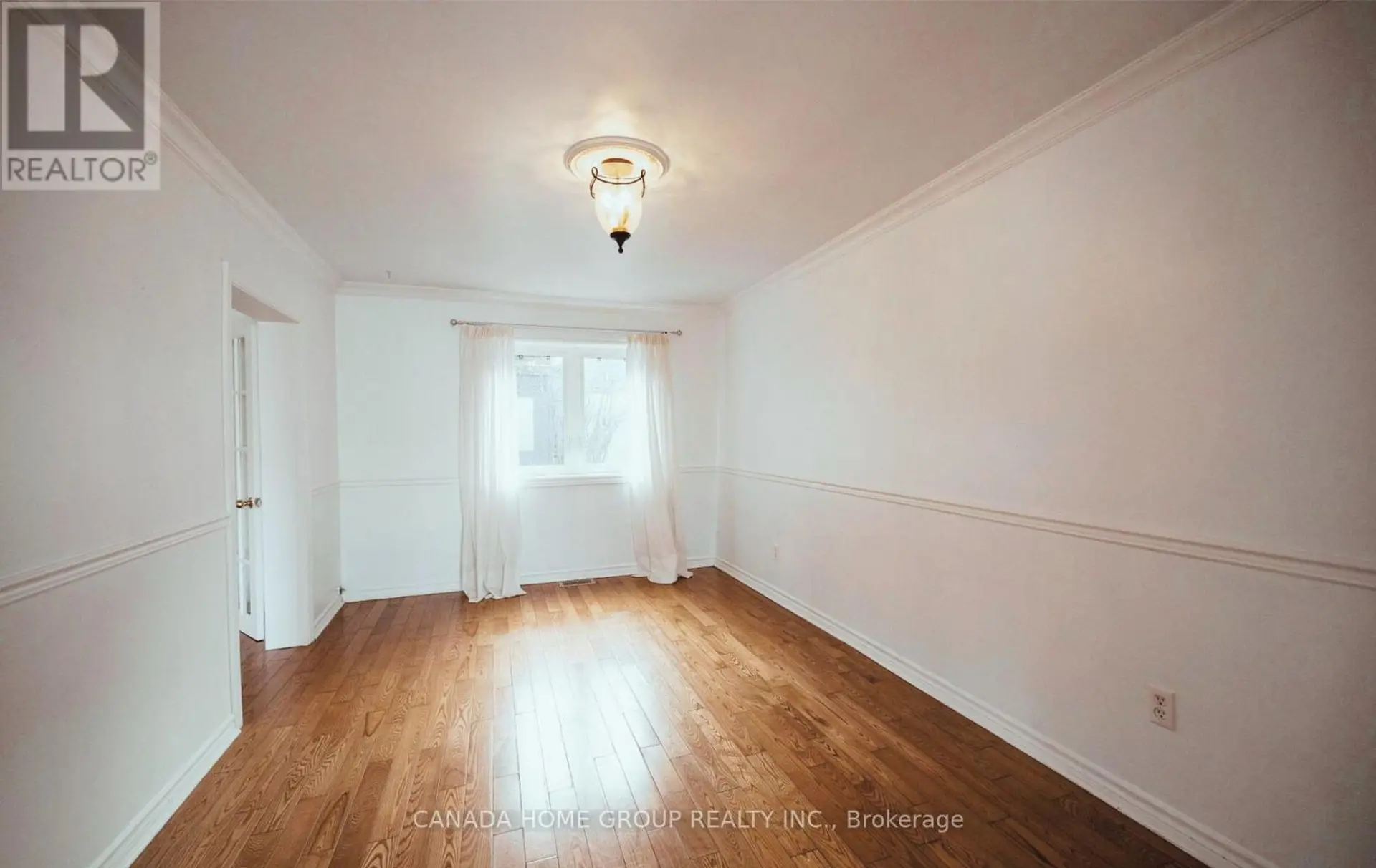 30 MAIN STREET N - Image 11