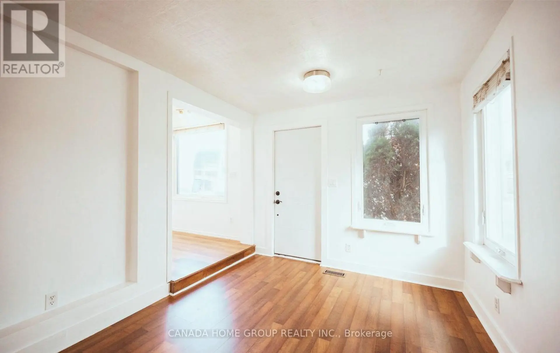 30 MAIN STREET N - Image 8