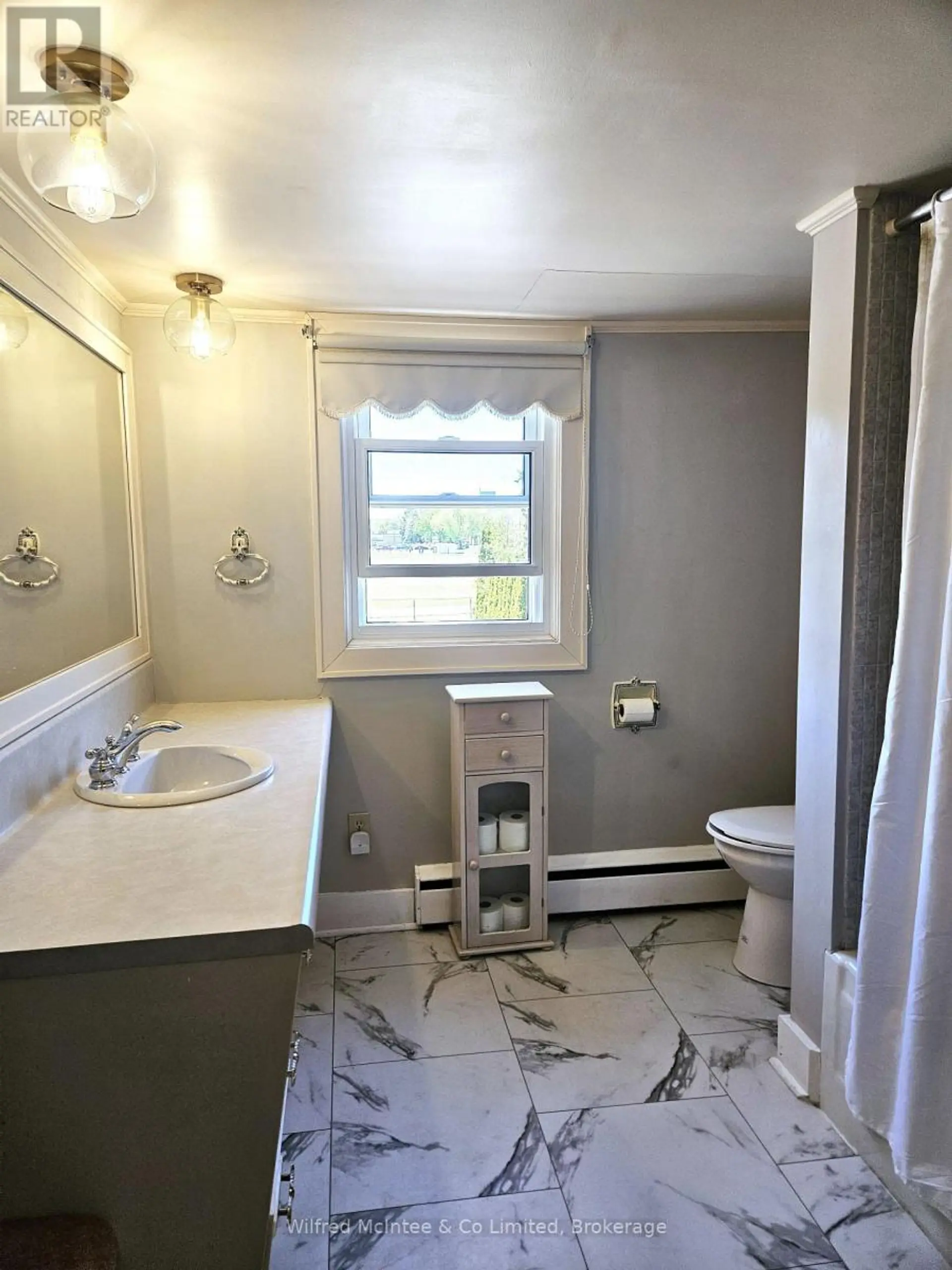 958 6TH AVENUE W - Image 10