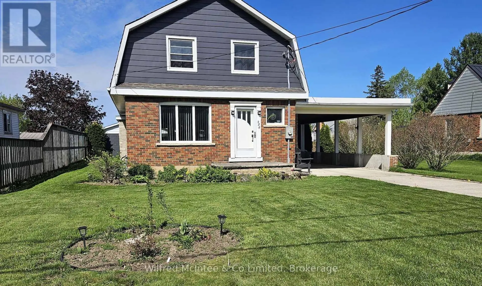 958 6TH AVENUE W - Image 19