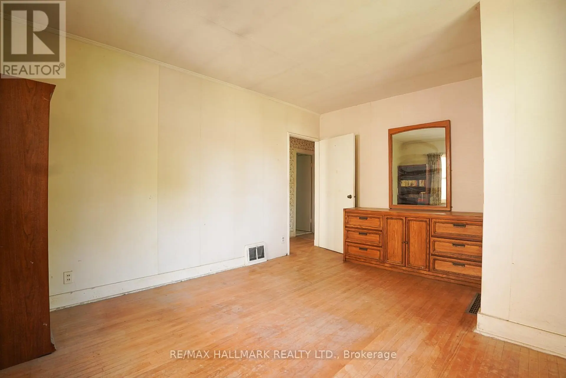 63 HIGHVIEW AVENUE - Image 6