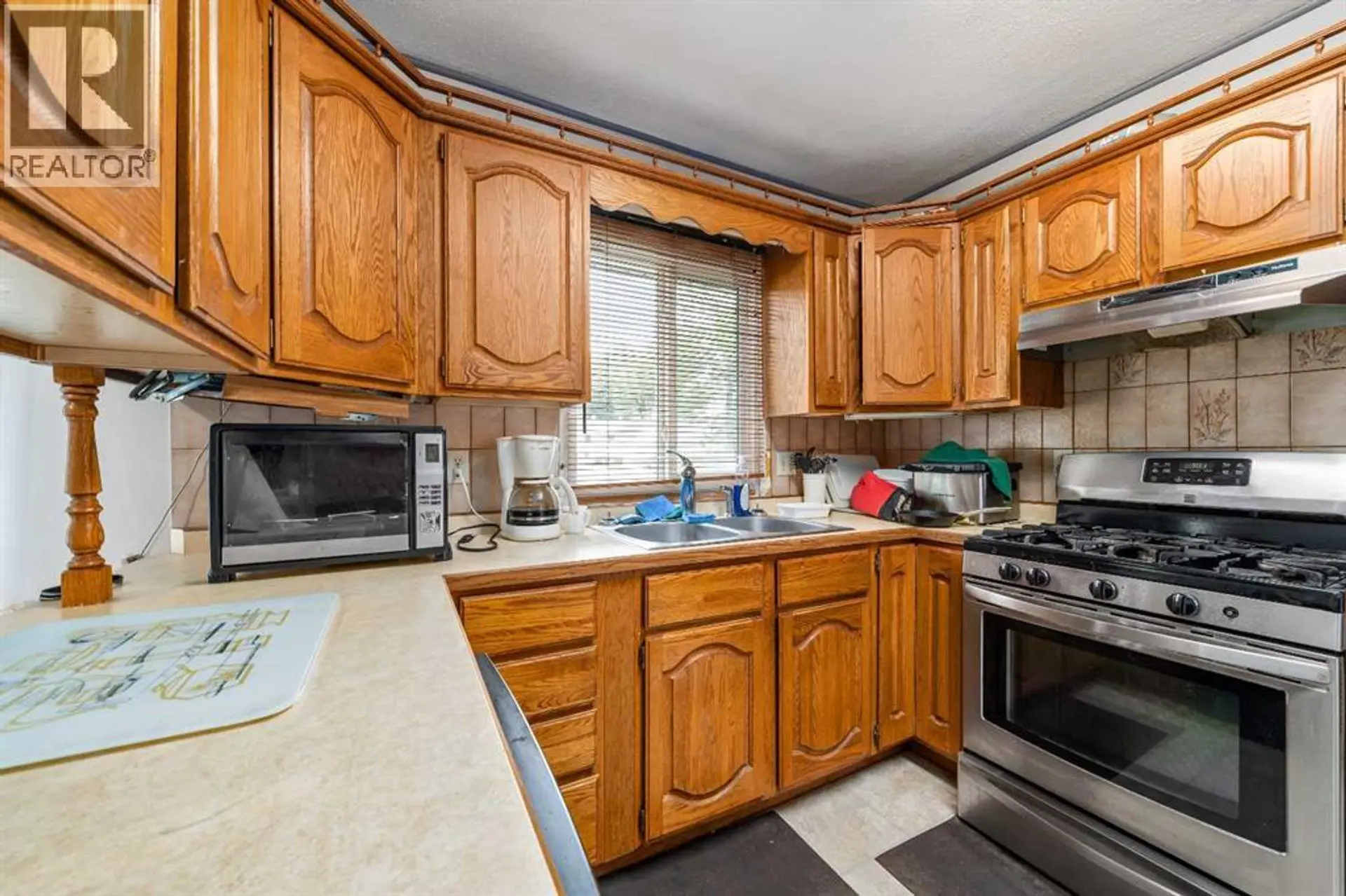 361 7 Street SW - Image 4