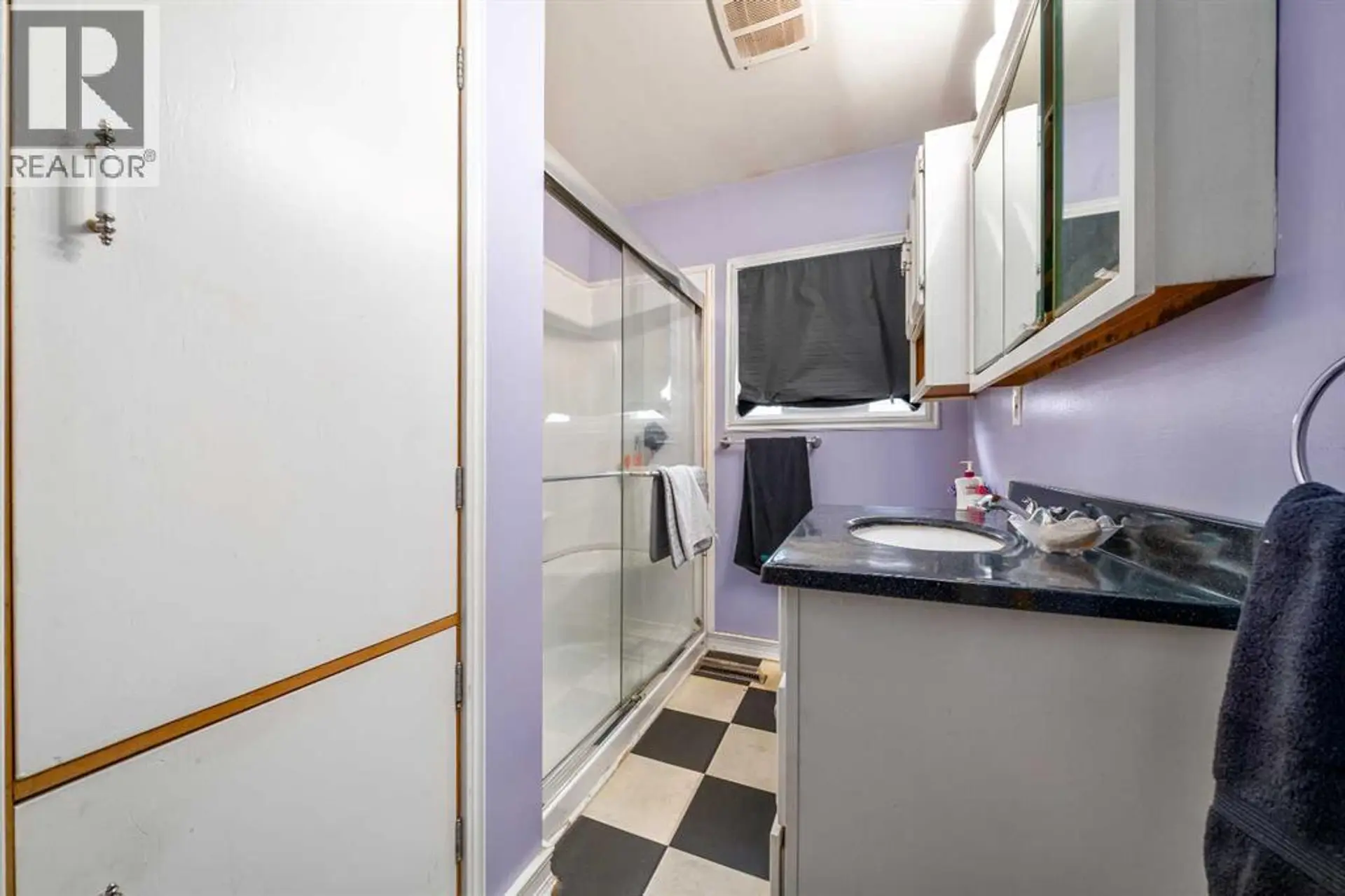 361 7 Street SW - Image 8