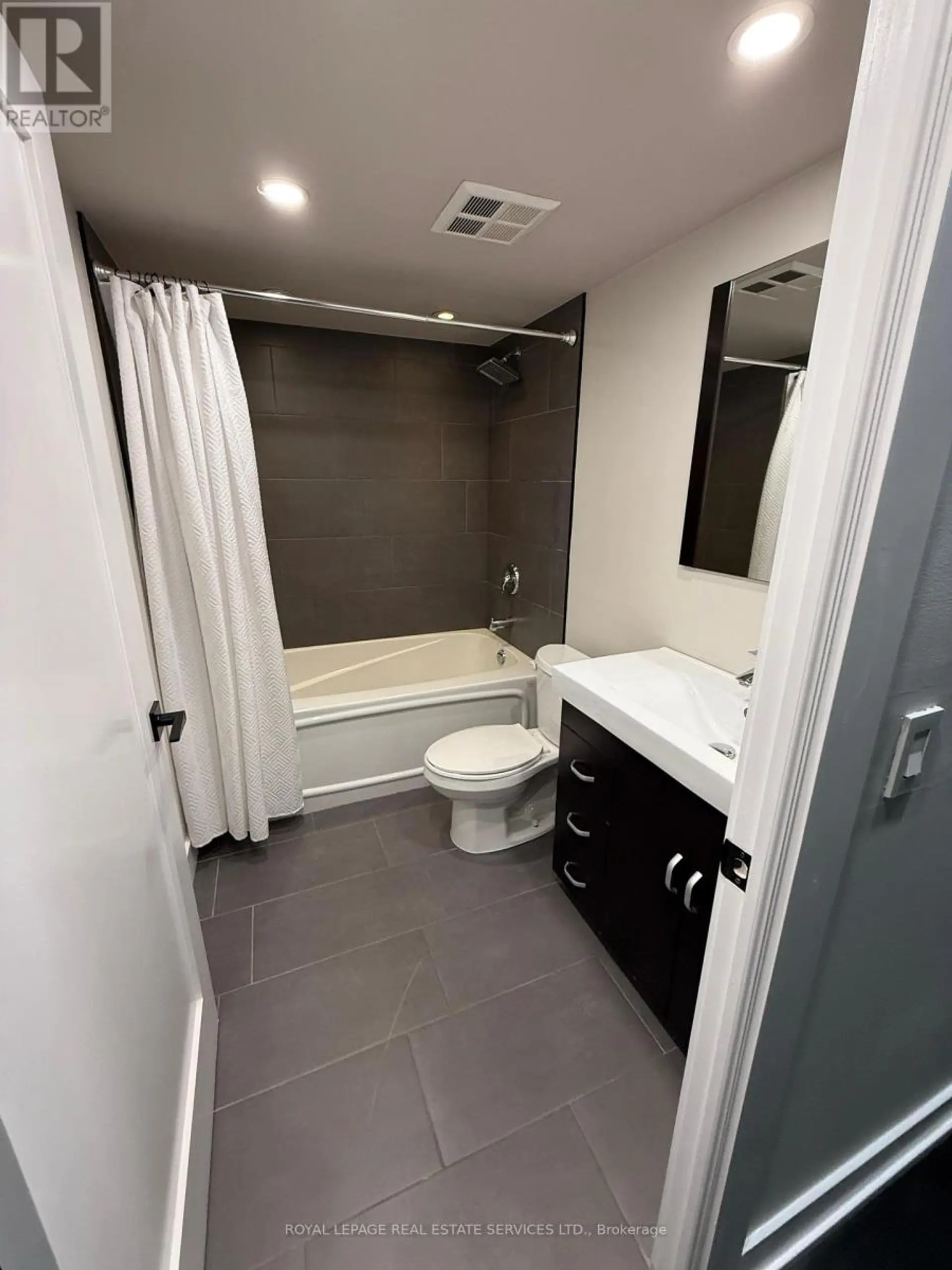 #334 200 MANITOBA STREET - Image 13