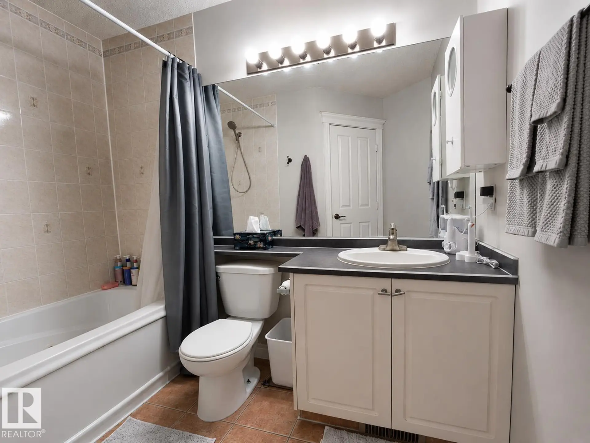 6514 19 AV NW - Image 17