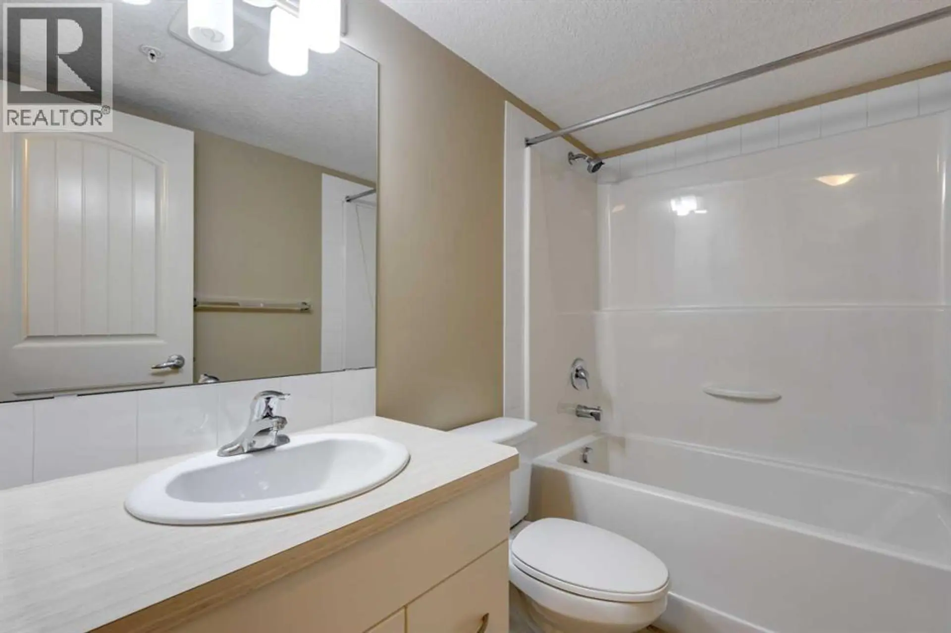 #106 304 Cranberry Park SE - Image 12