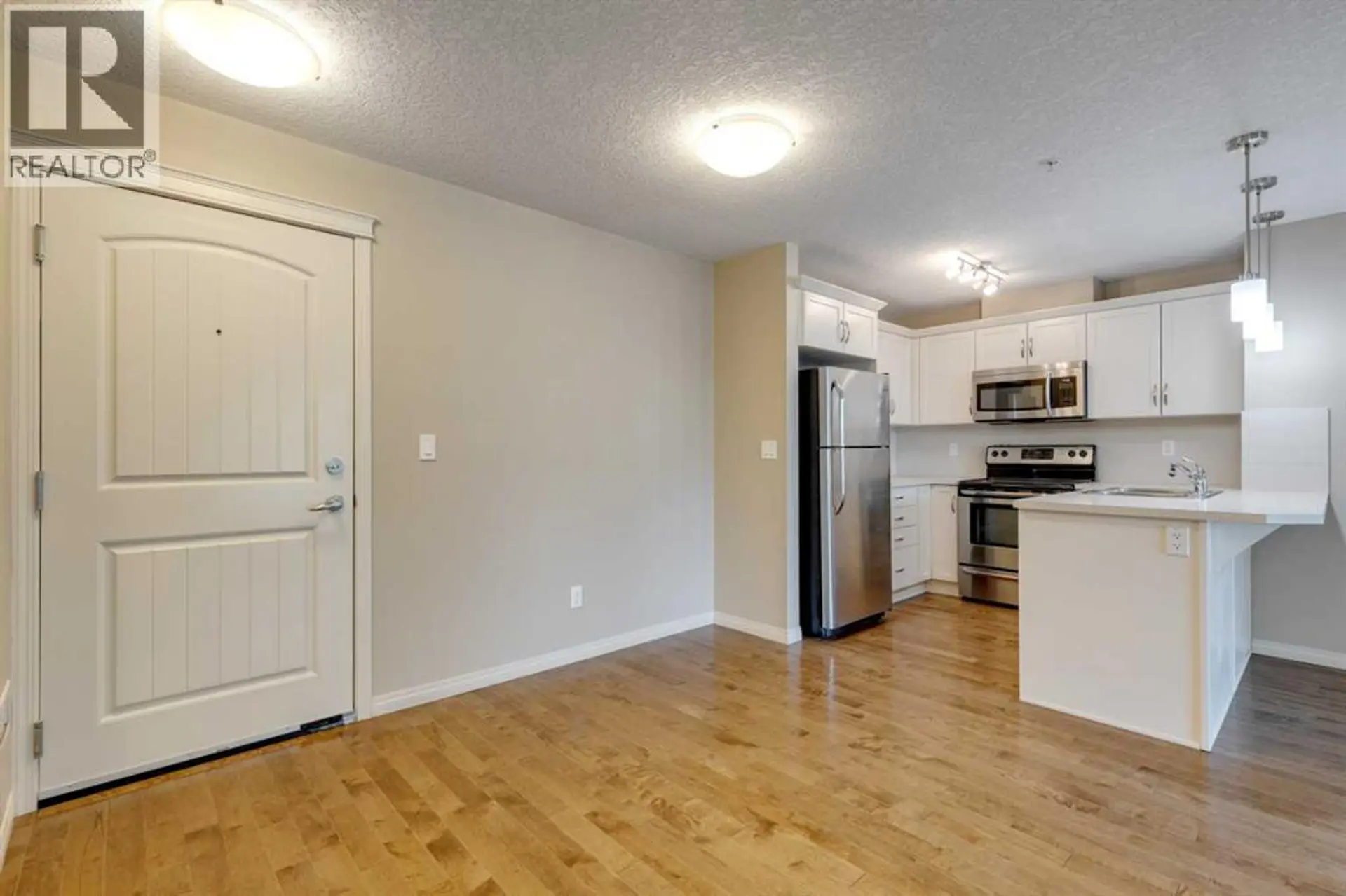 #106 304 Cranberry Park SE - Image 3