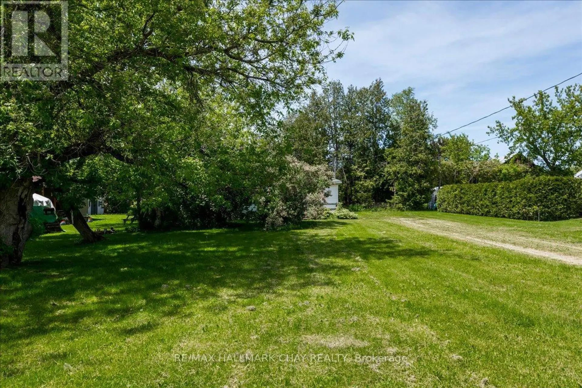 1056 EWART STREET - Image 15