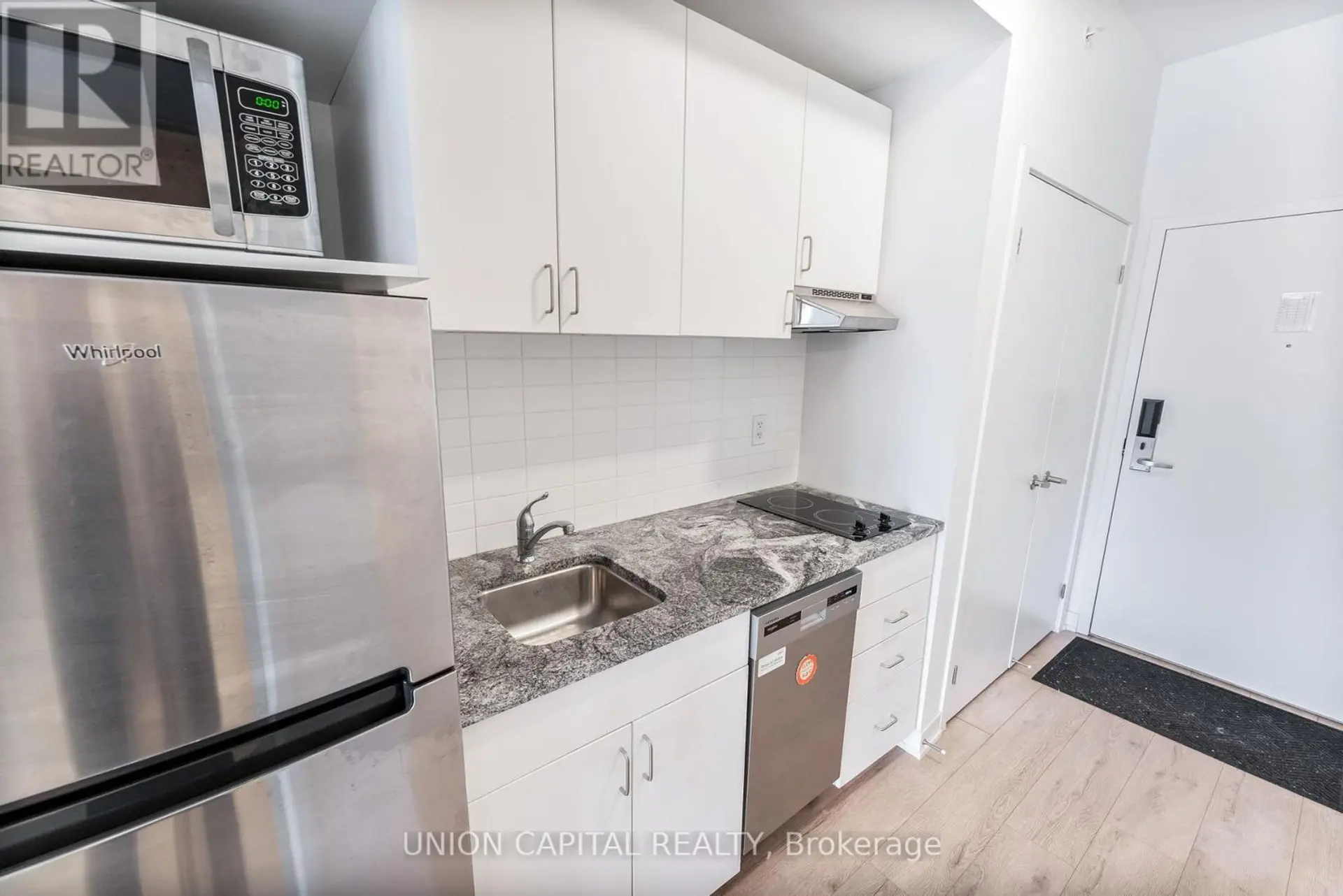 #201 1800 SIMCOE STREET - Image 3