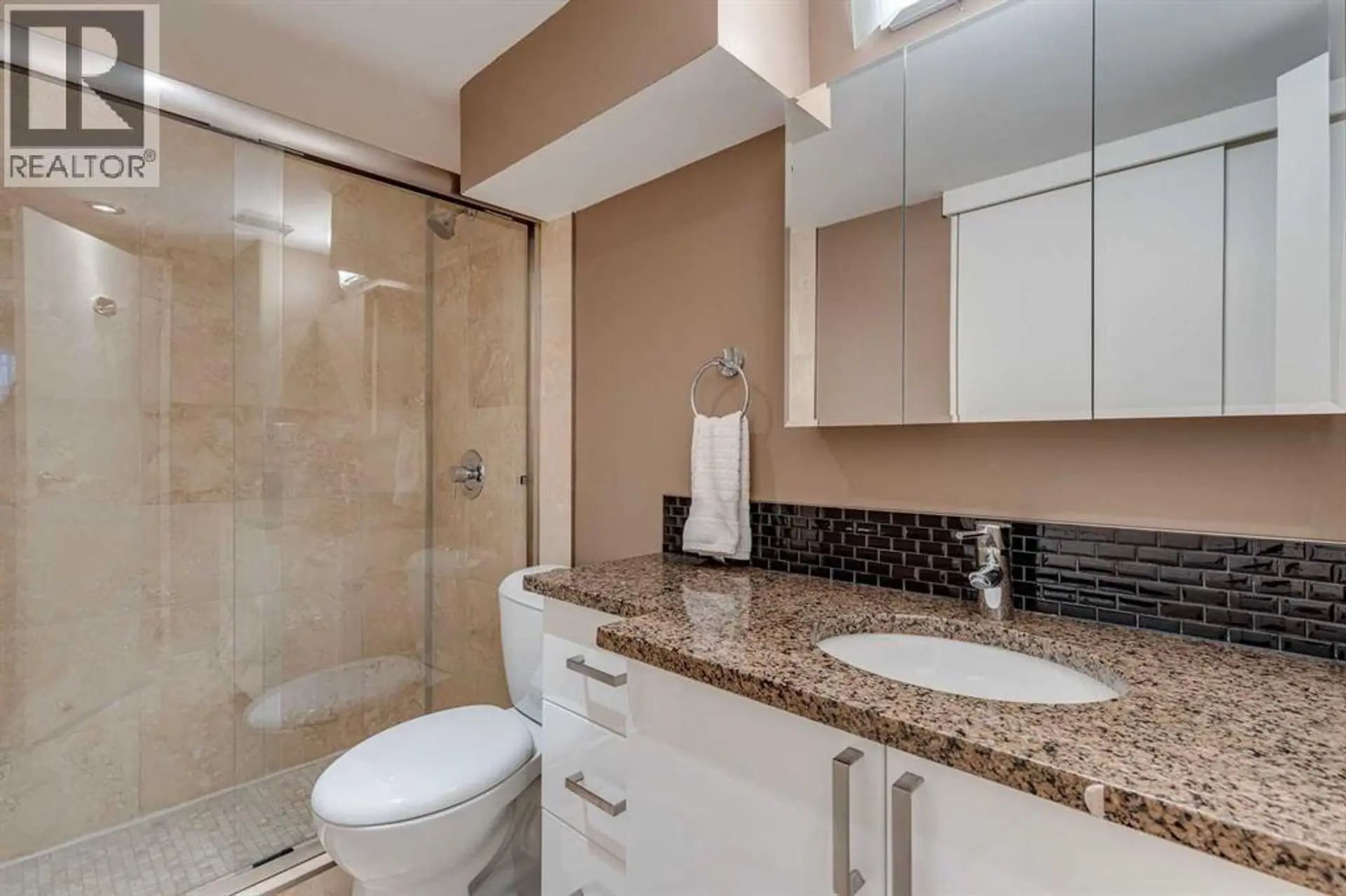 #6E 133 25 Avenue SW - Image 14