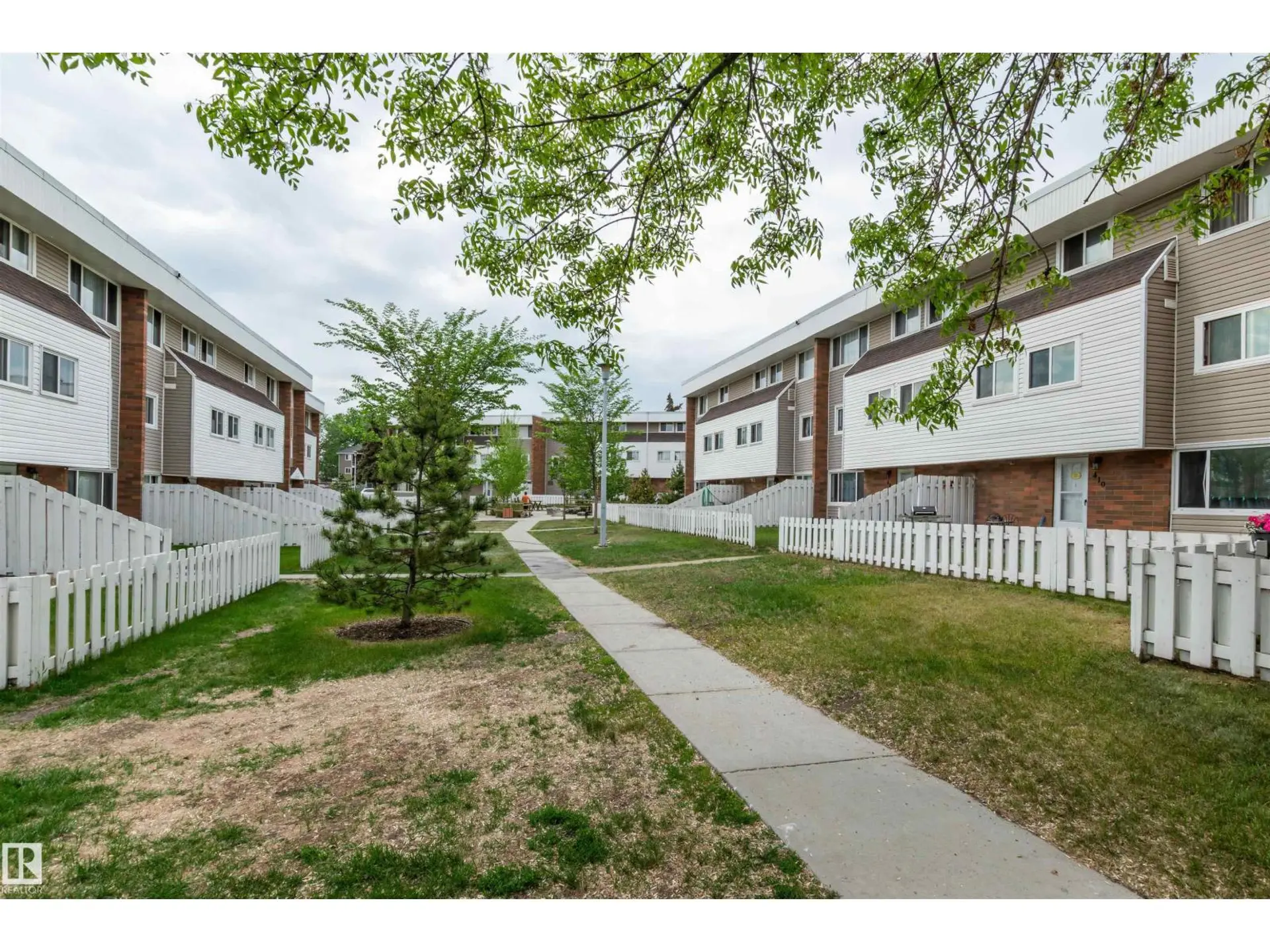 #408 2908 116A AV NW - Image 10