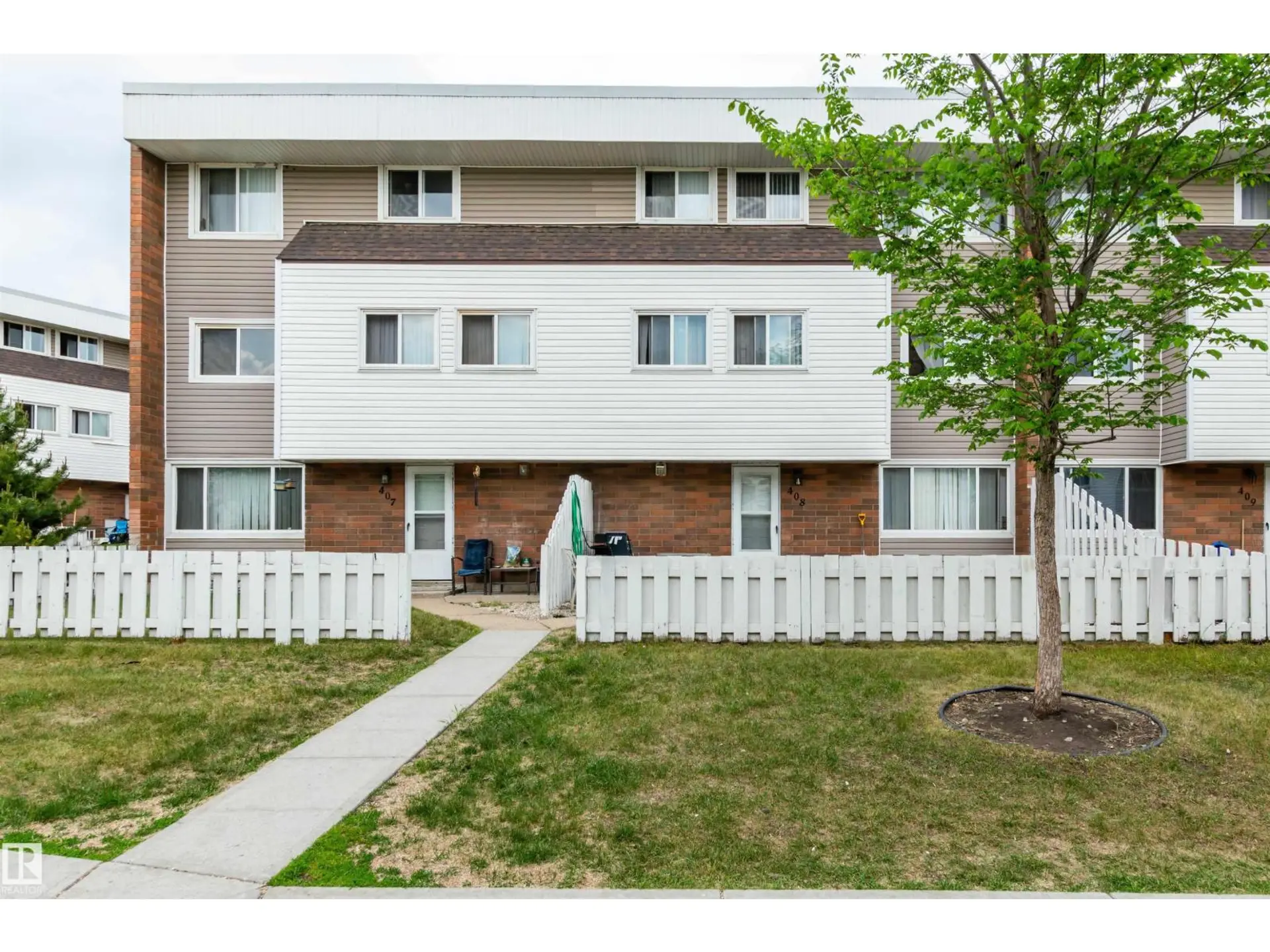#408 2908 116A AV NW - Image 4