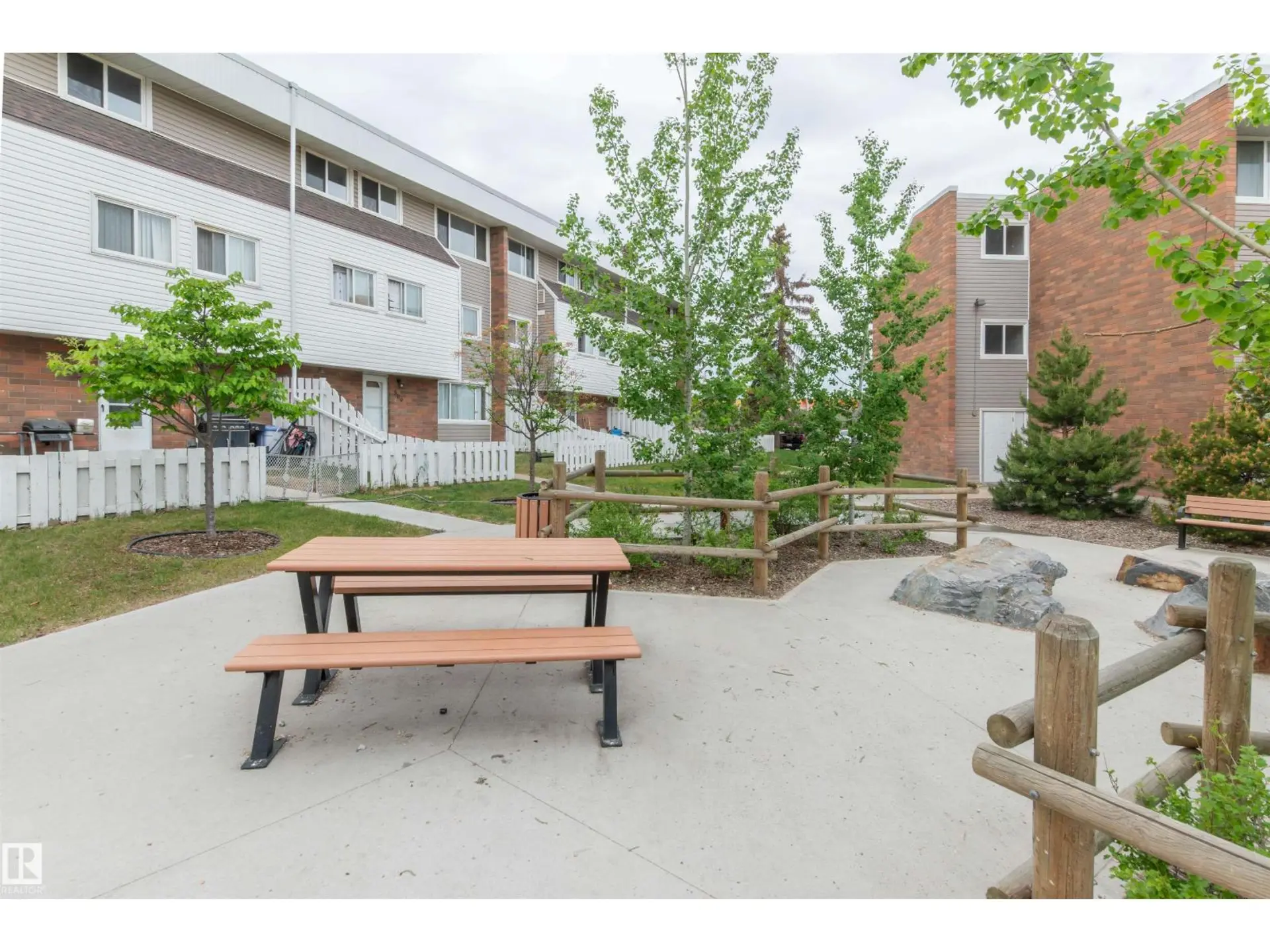 #408 2908 116A AV NW - Image 6