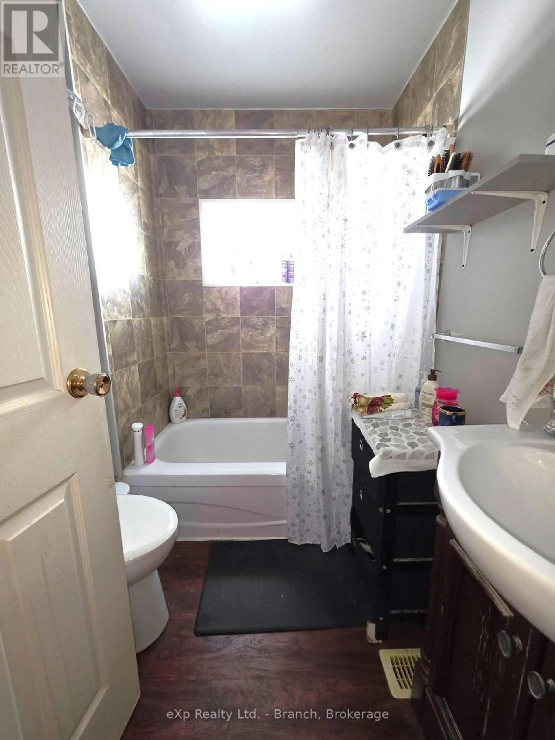 31 WOODS STREET - Image 17