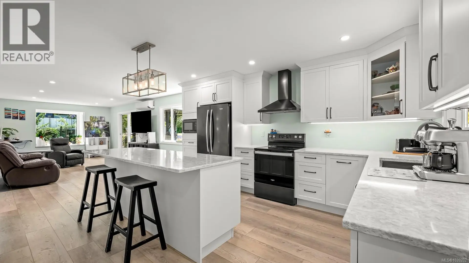 2772 Ulverston Ave - Image 2