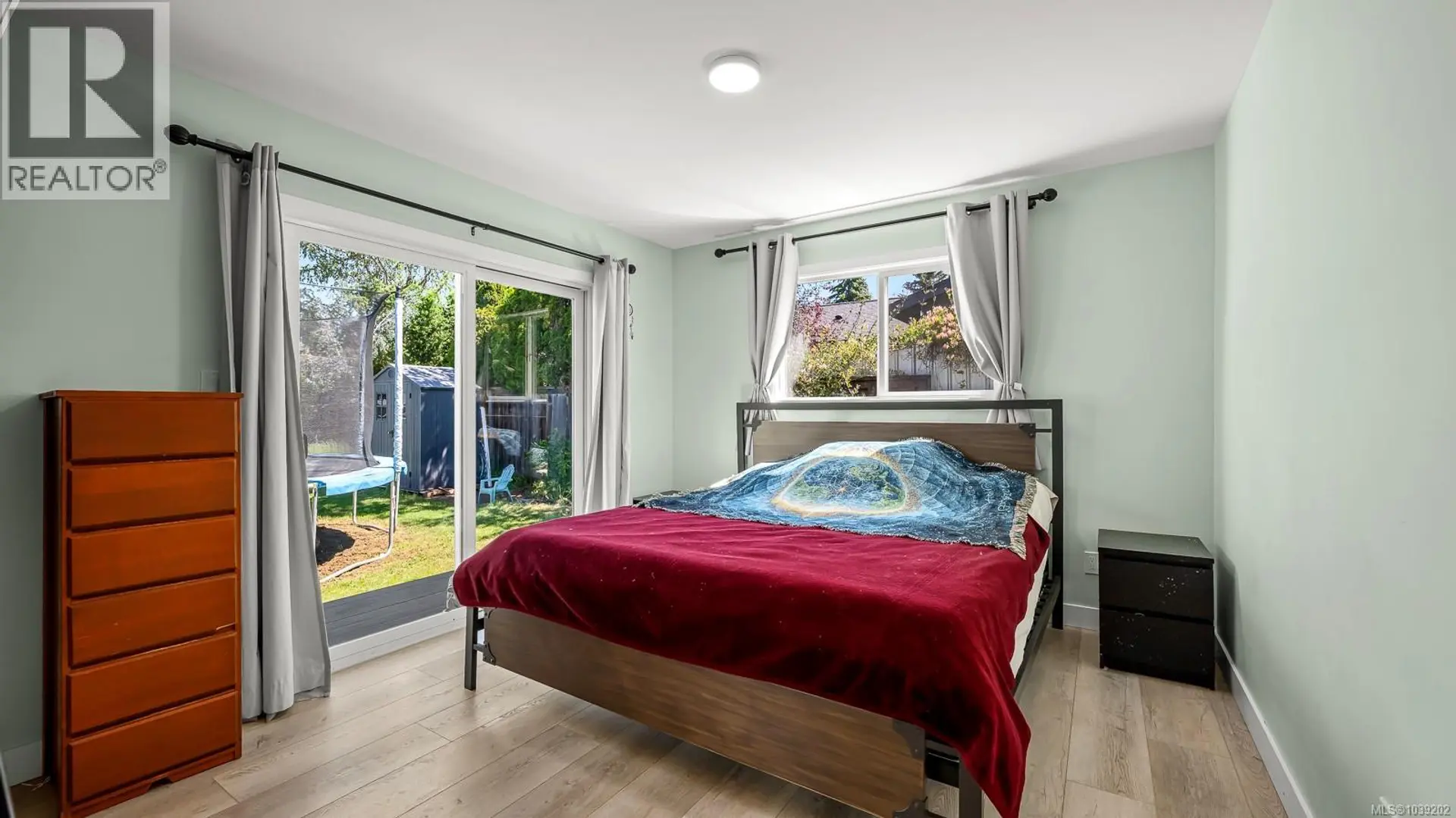 2772 Ulverston Ave - Image 6