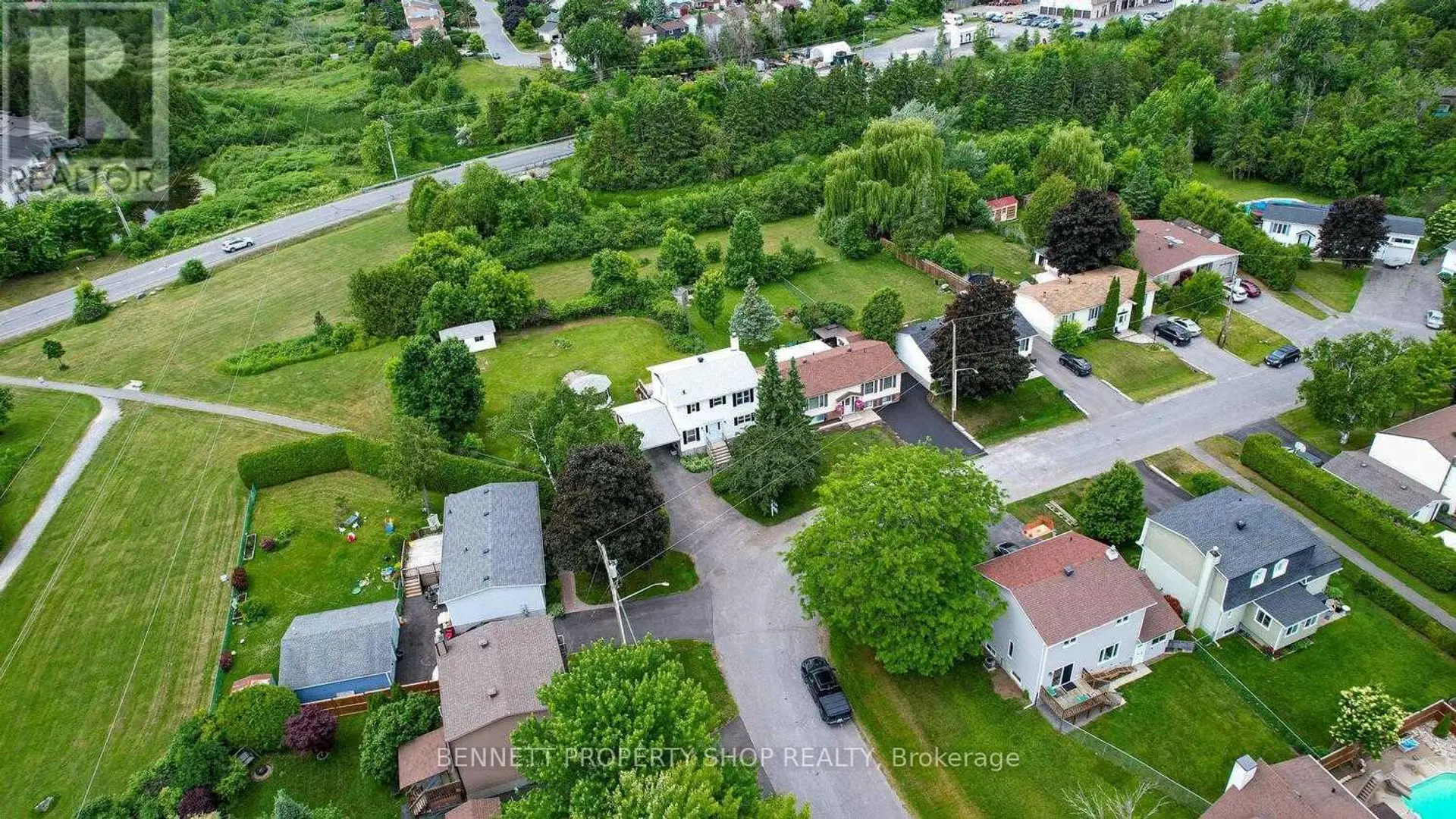 22 POOLE CREEK CRESCENT - Image 18