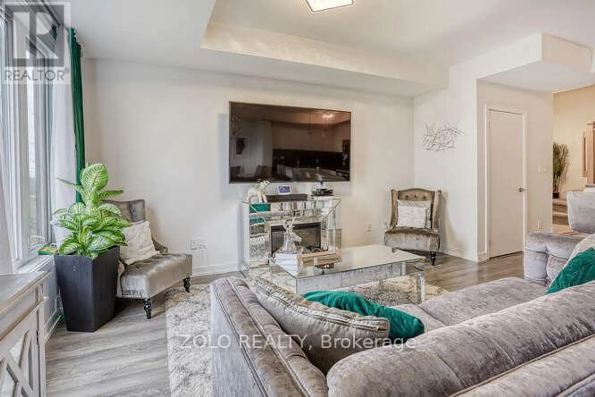 #218 1555 KINGSTON ROAD - Image 6