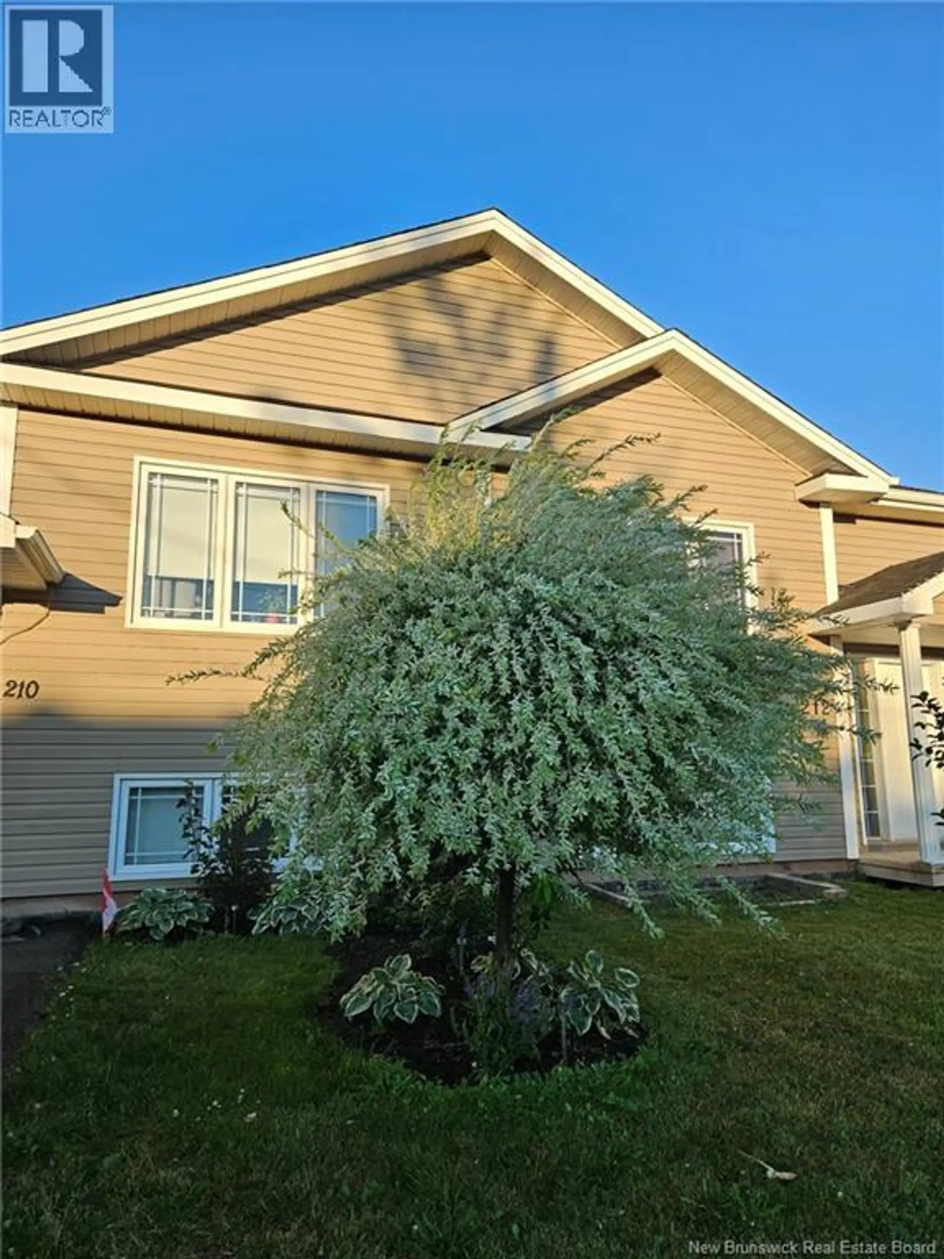 210 Lorette - Image 1